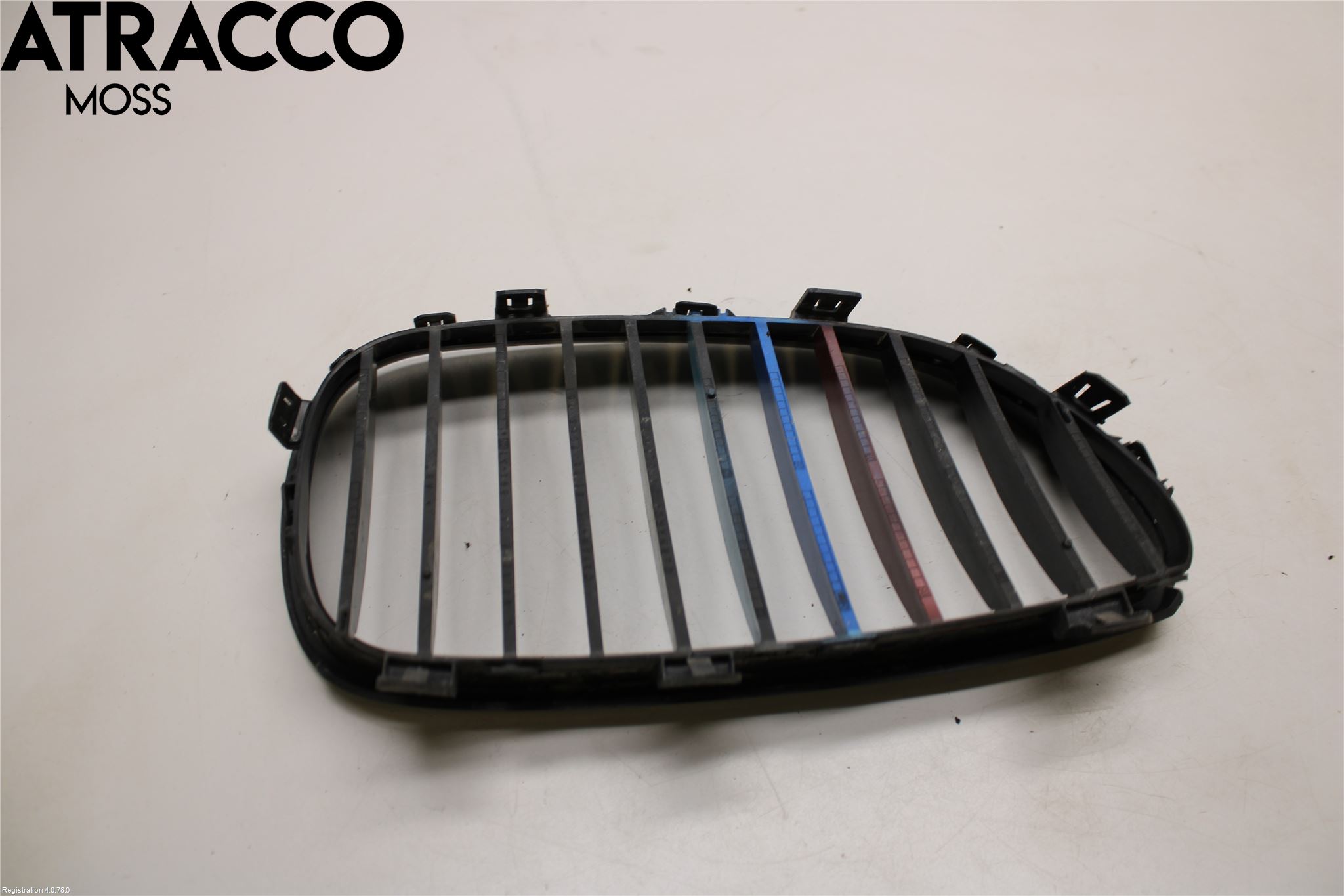 BMW 5 E60/61 Sed/Tou 02-10 Grilldel Vänster