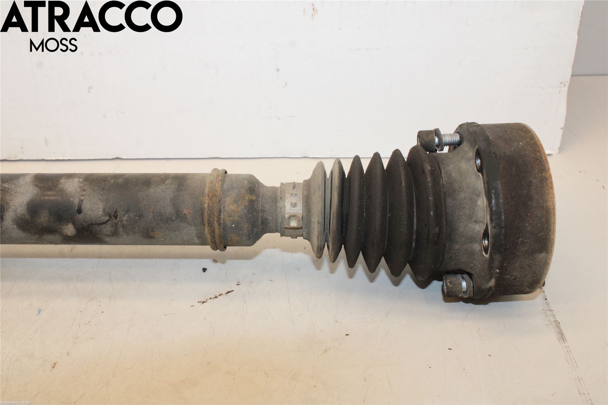 Volkswagen VW GOLF V 04-09 Drivaxel Fram Höger