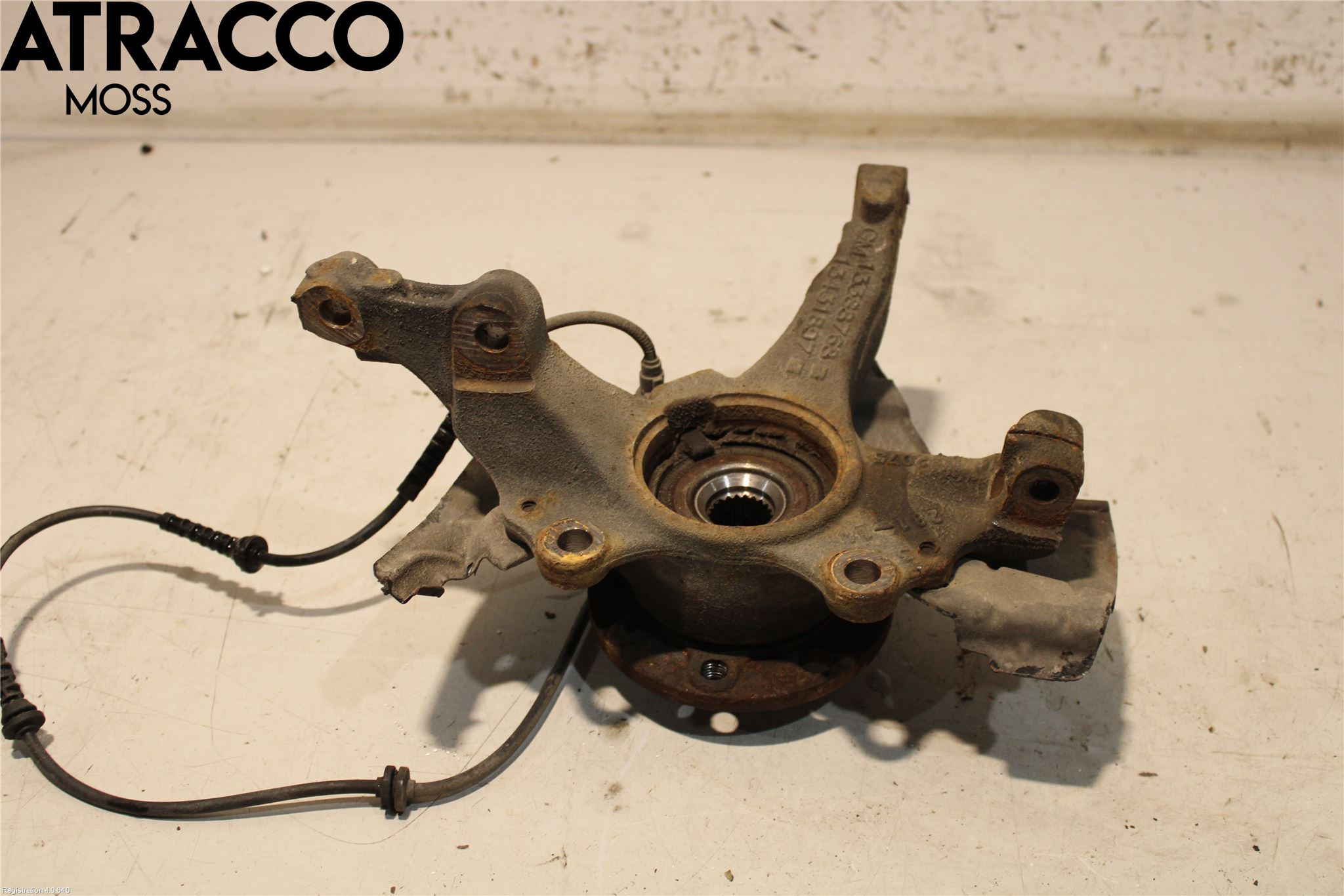 Opel CORSA E 15-19 Styrspindel Lagerhus Hö