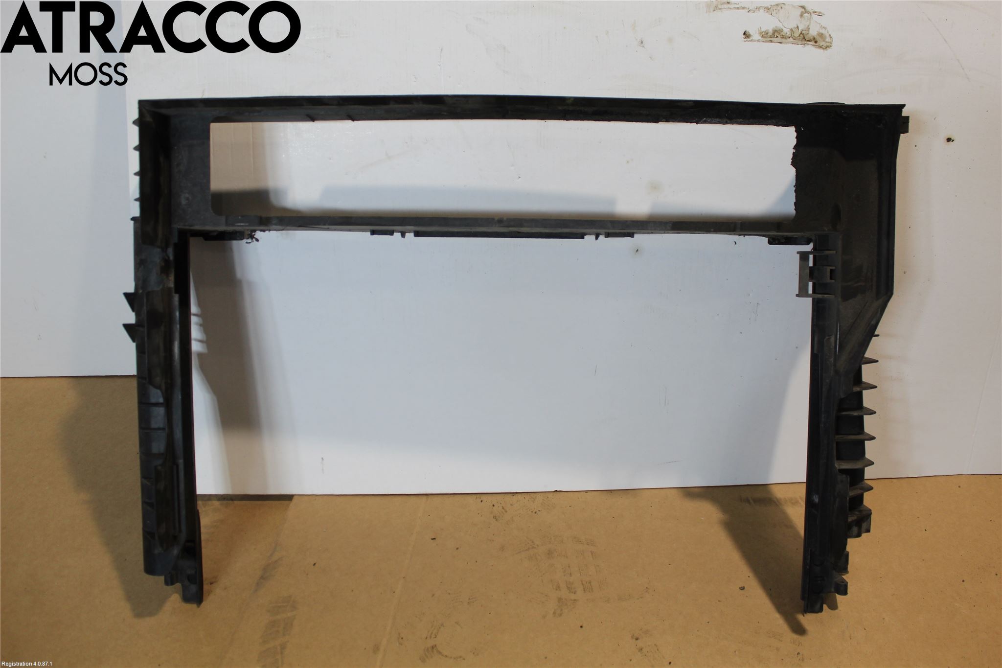 BMW 5 E60/61 Sed/Tou 02-10 Kylarfäste-Ram-Balk