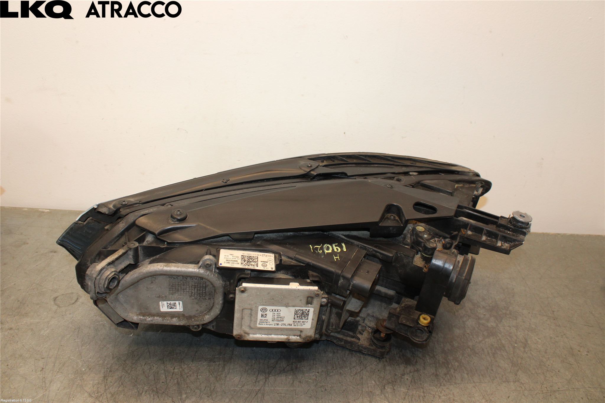 Volkswagen VW PASSAT 15-19 Strålkastare Höger