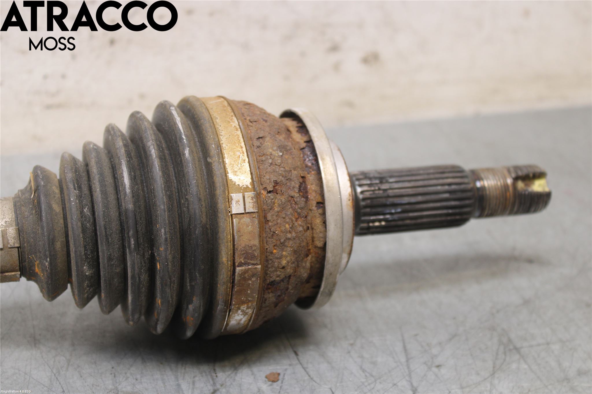 Lexus CT 200h Drivaxel Fram Höger