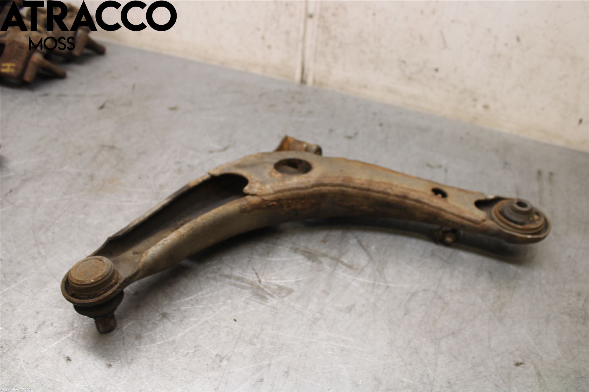 Mitsubishi OUTLANDER 07-12 Bärarm Fram Undre Hö