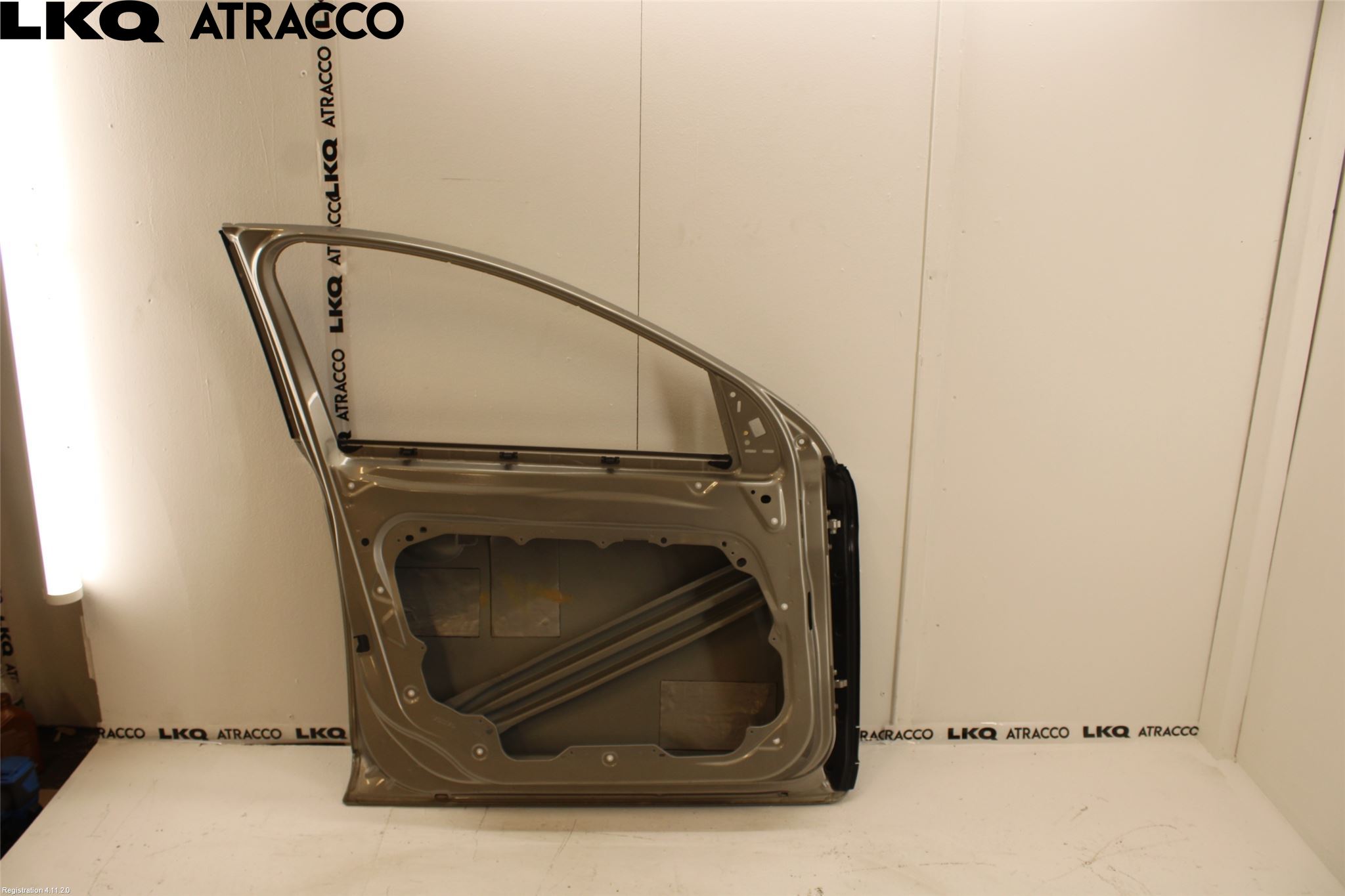 Volvo XC60 09-13 Dörr Fram Vänster
