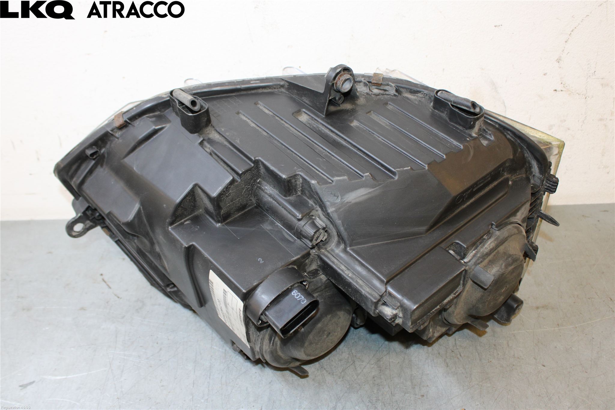 Volkswagen VW TRANSP/CARAVELLE (T5) 04-15 Strålkastare Vänster