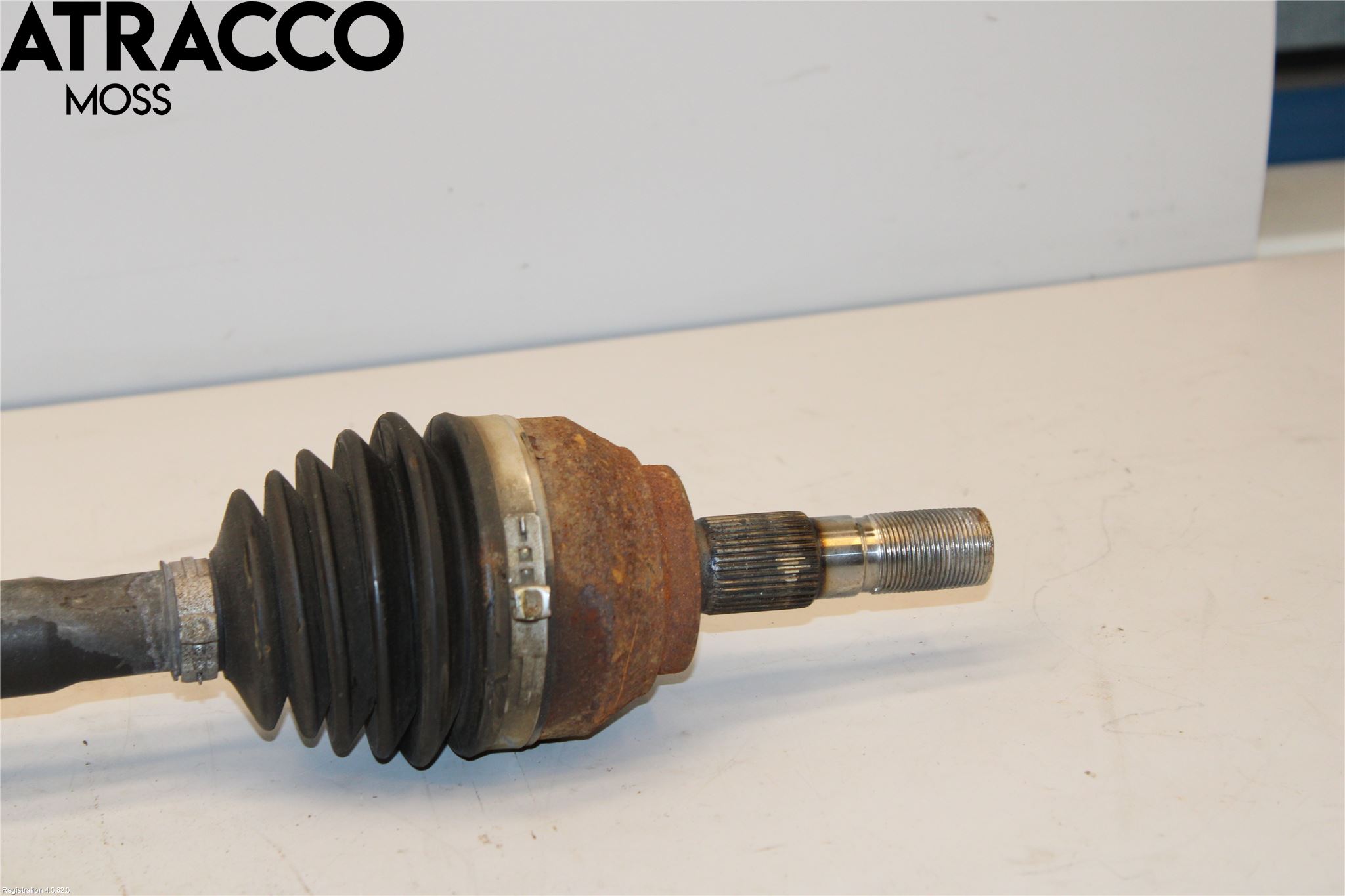 MG ZS EV 20- Drivaxel Fram Höger