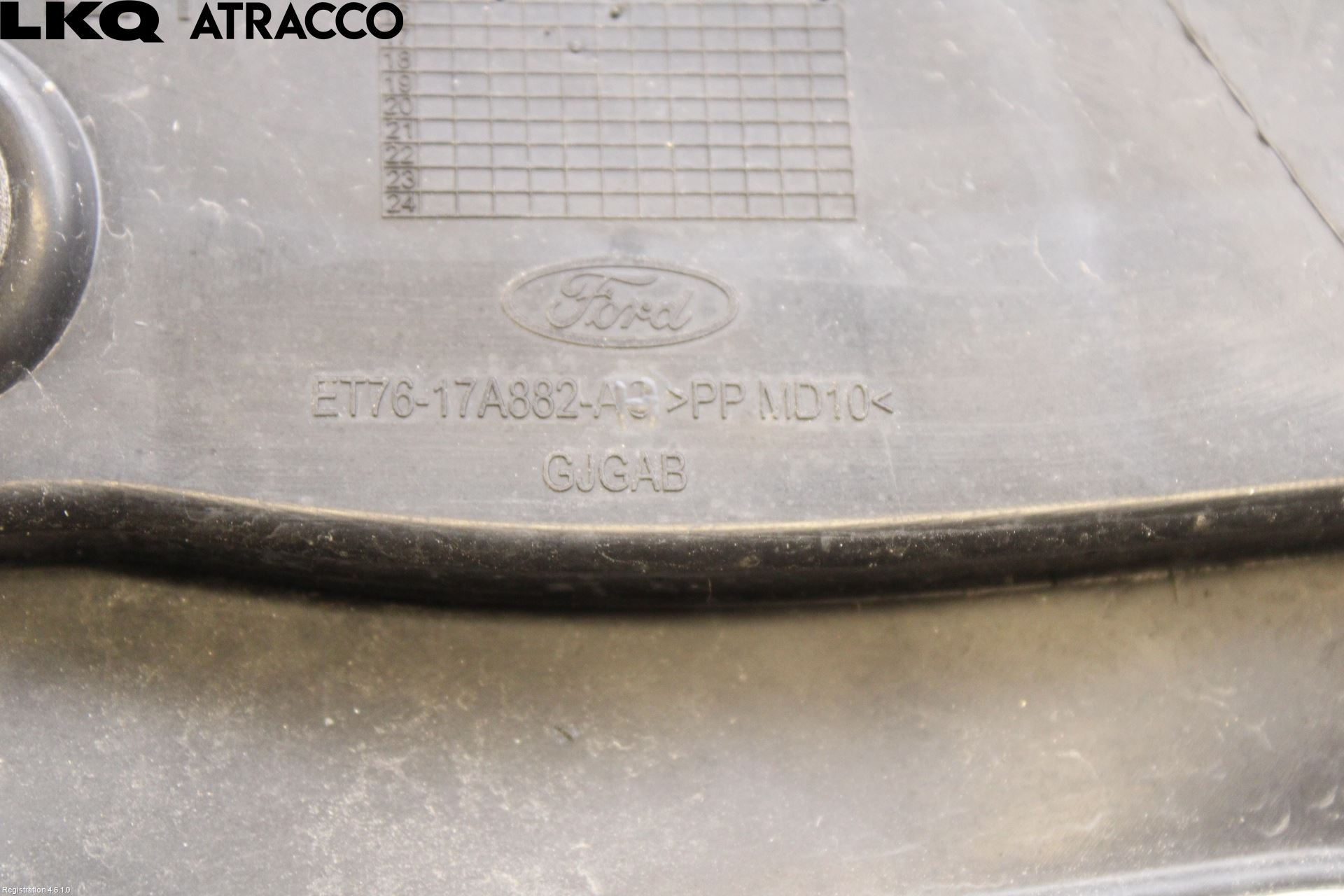 Ford TRANSIT/TOURNEO COURIER 13-23 Stötfångarfäste Bak Vä