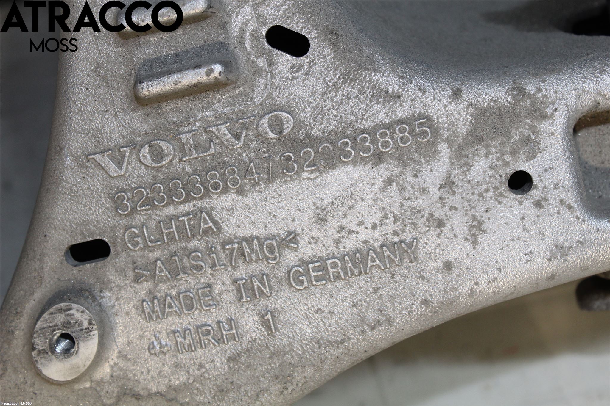 Volvo XC40/RECHARGE 18- Bakaxelbalk