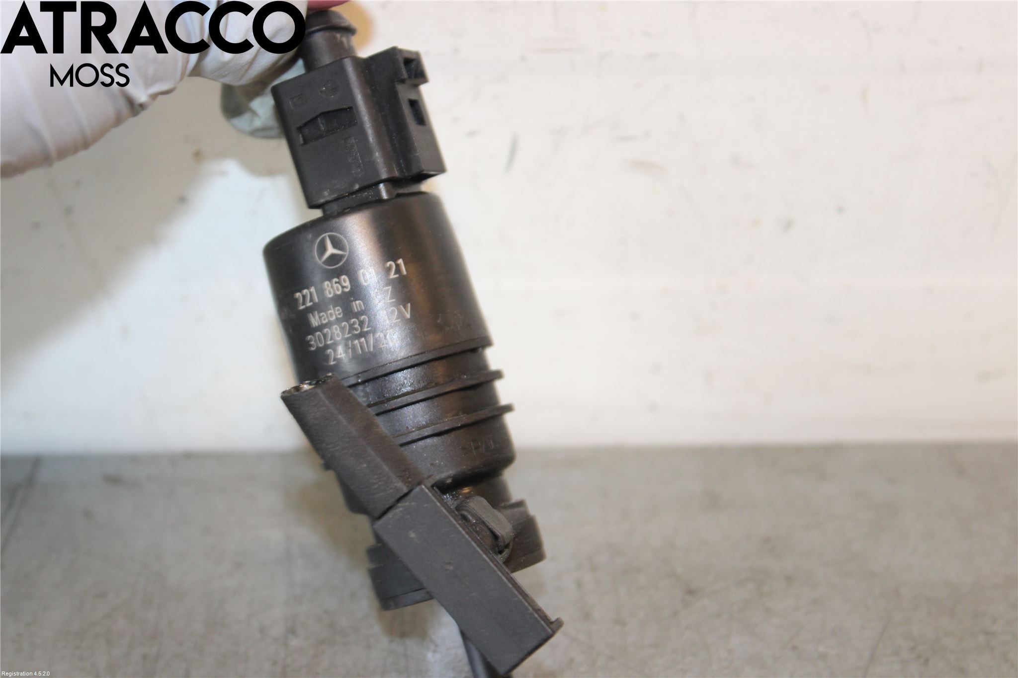 Mercedes-Benz MB C-KLASS (W204) 07-15 Spolarpump Vindruta