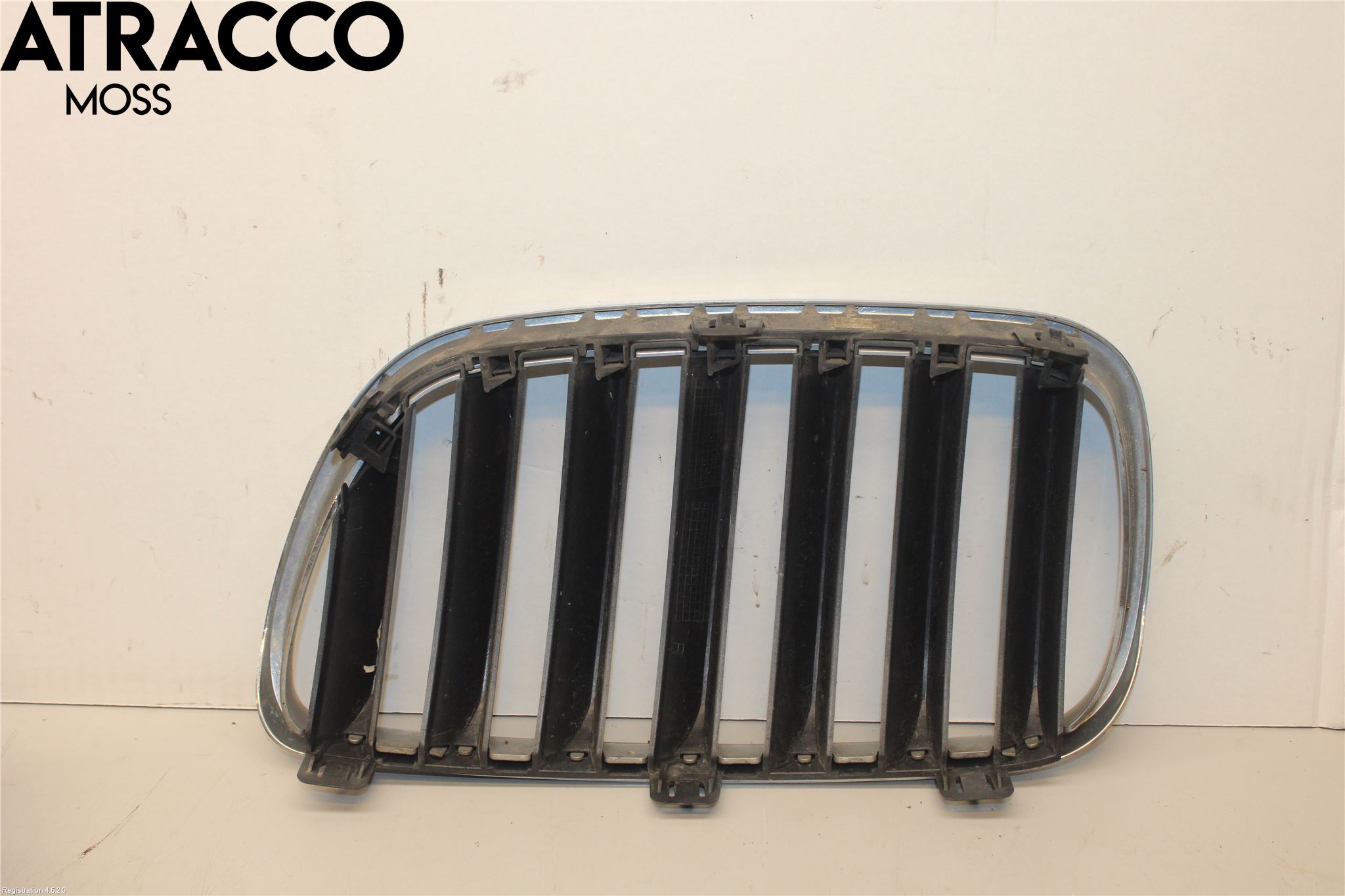 BMW X3 E83     03-10 Grilldel Höger
