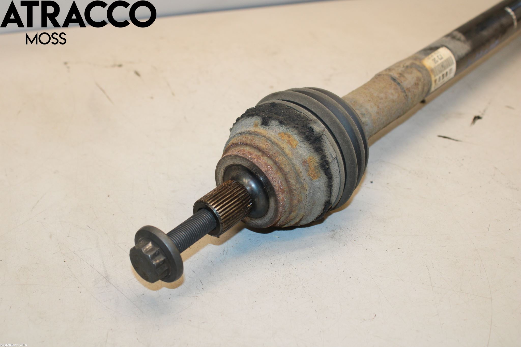 Volkswagen VW GOLF V 04-09 Drivaxel Fram Höger