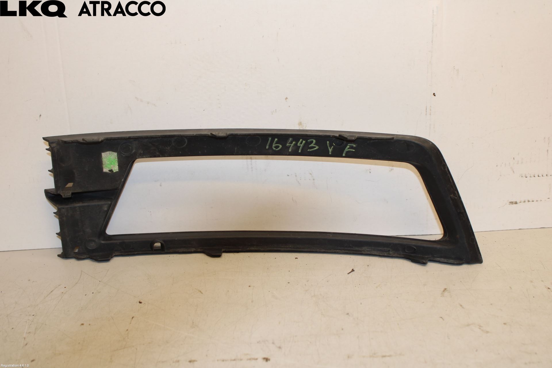 Skoda RAPID Dimljussarg Fram