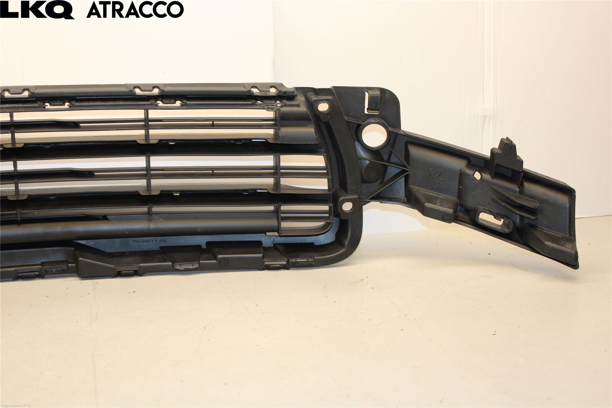 Peugeot 3008 09-16 Grill Komp