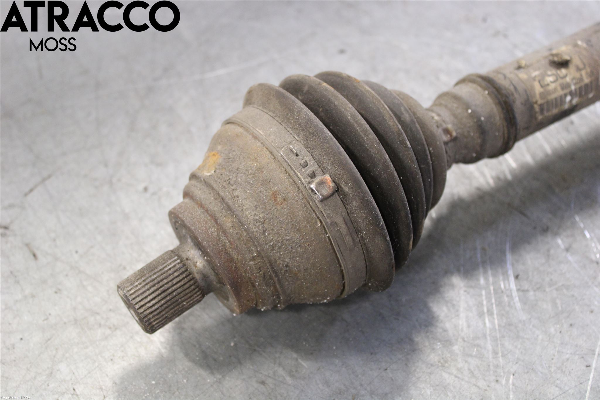 Volkswagen VW GOLF VI 09-13 Drivaxel Fram Höger