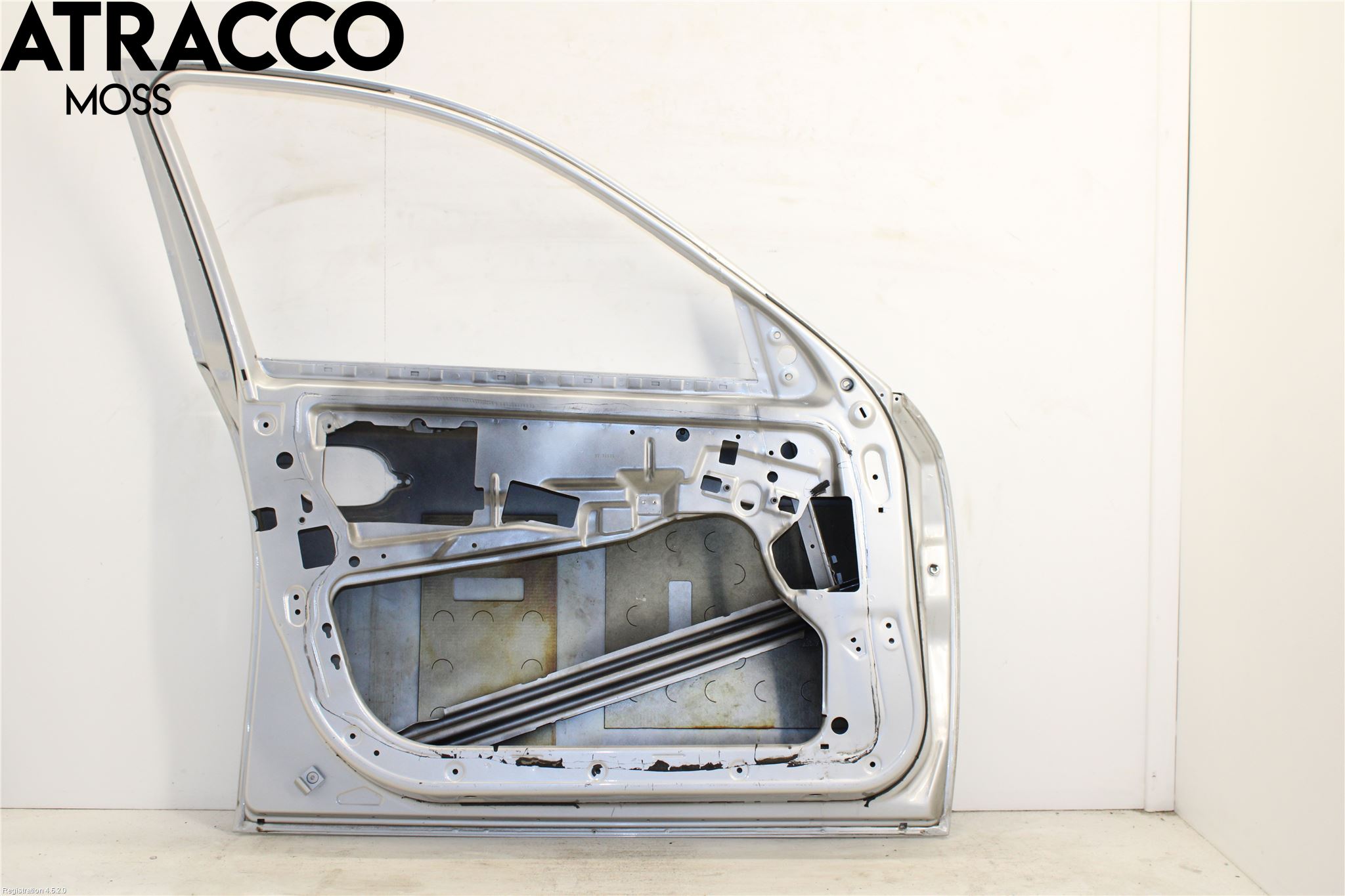 BMW 5 E60/61 Sed/Tou 02-10 Dörr Fram Vänster