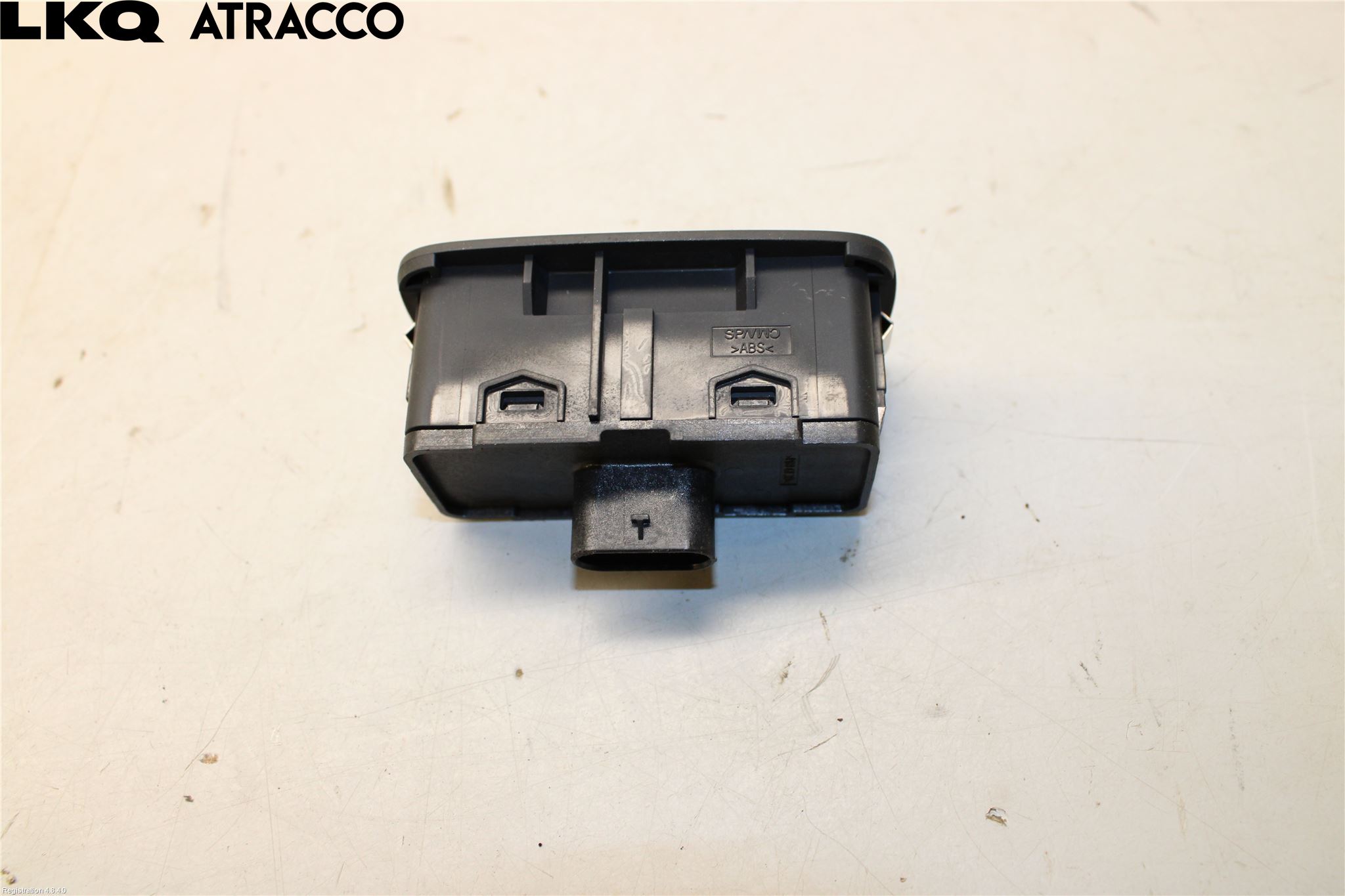 Volvo XC40/RECHARGE 18- Strömställare Baklucka
