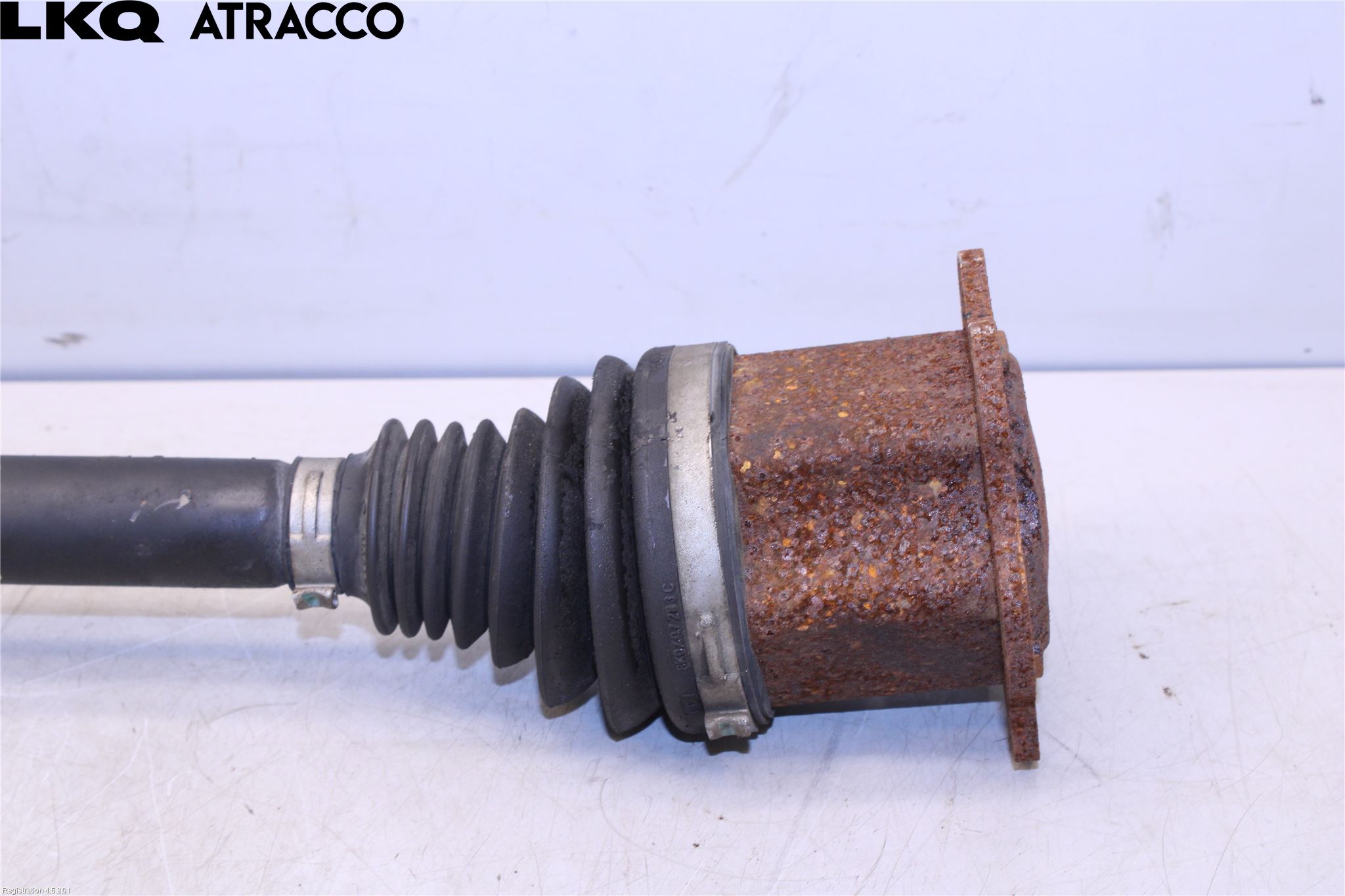 Audi A4/S4 08-11 Drivaxel Fram Vänster
