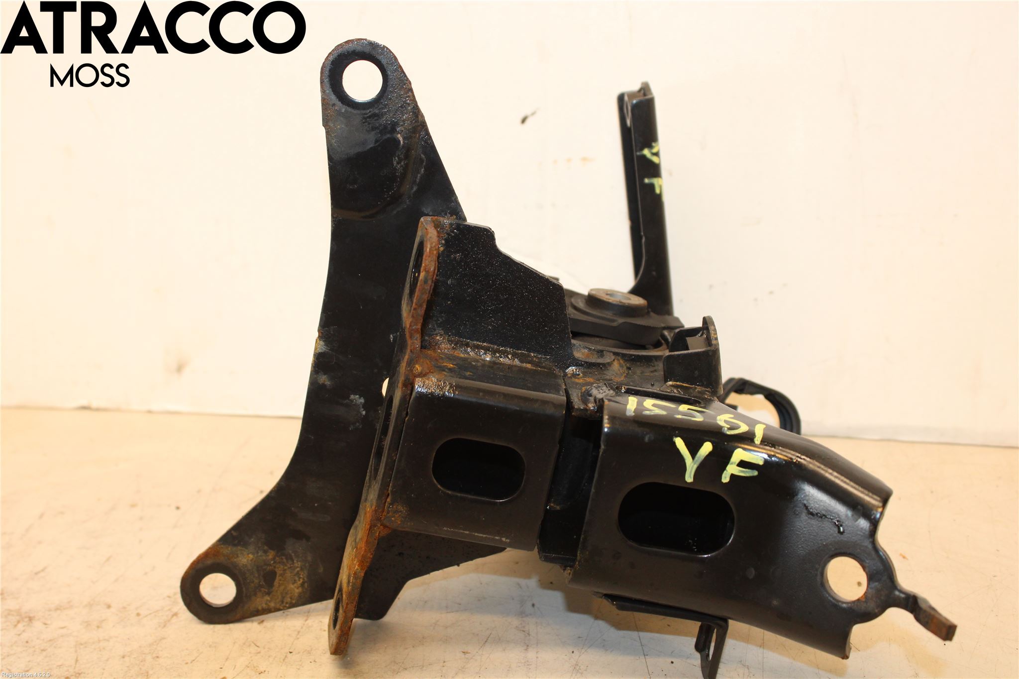 Toyota YARIS XP130 12-14 Motorfäste