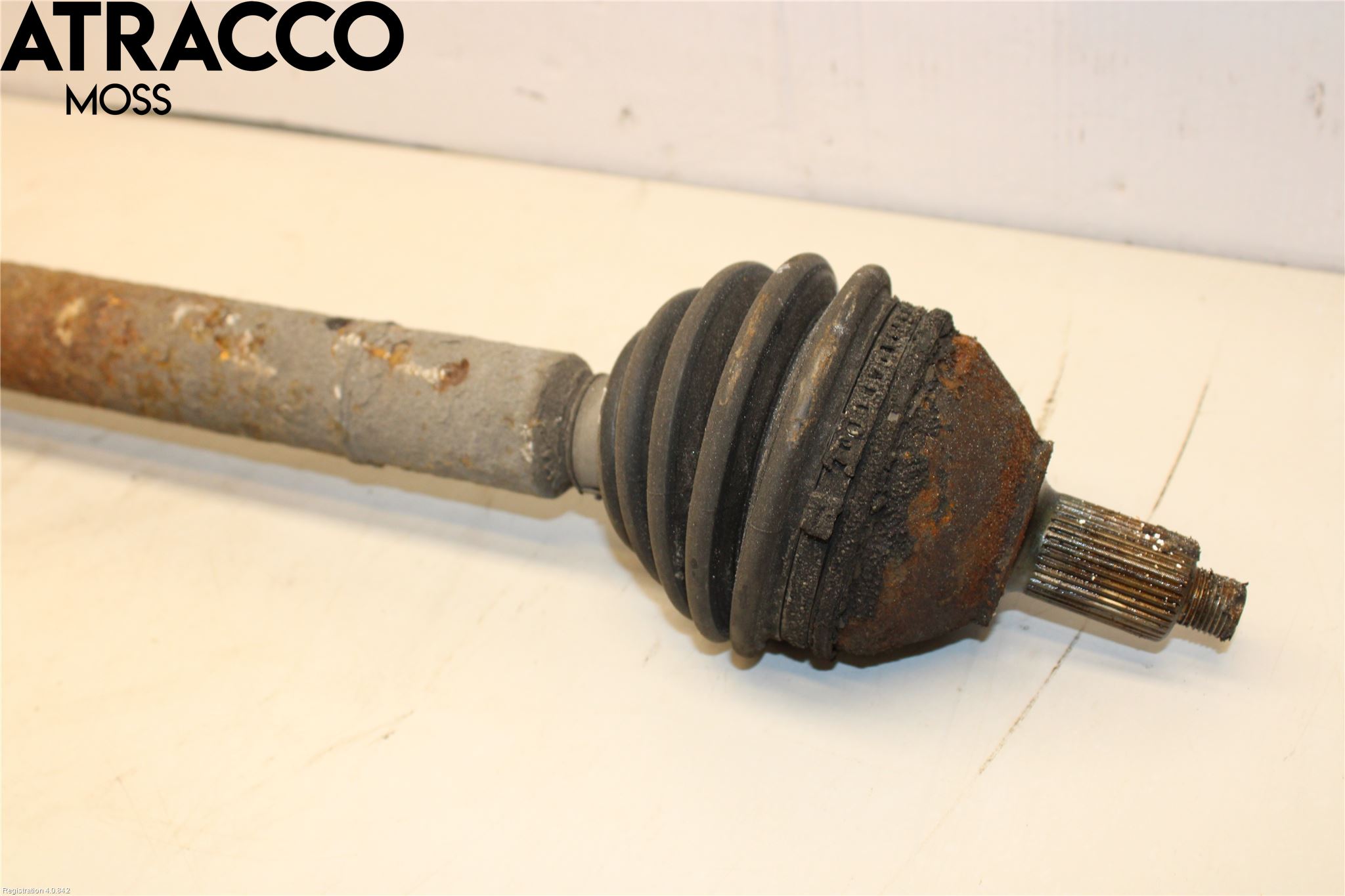 Volkswagen VW POLO 05-09 Drivaxel Fram Höger