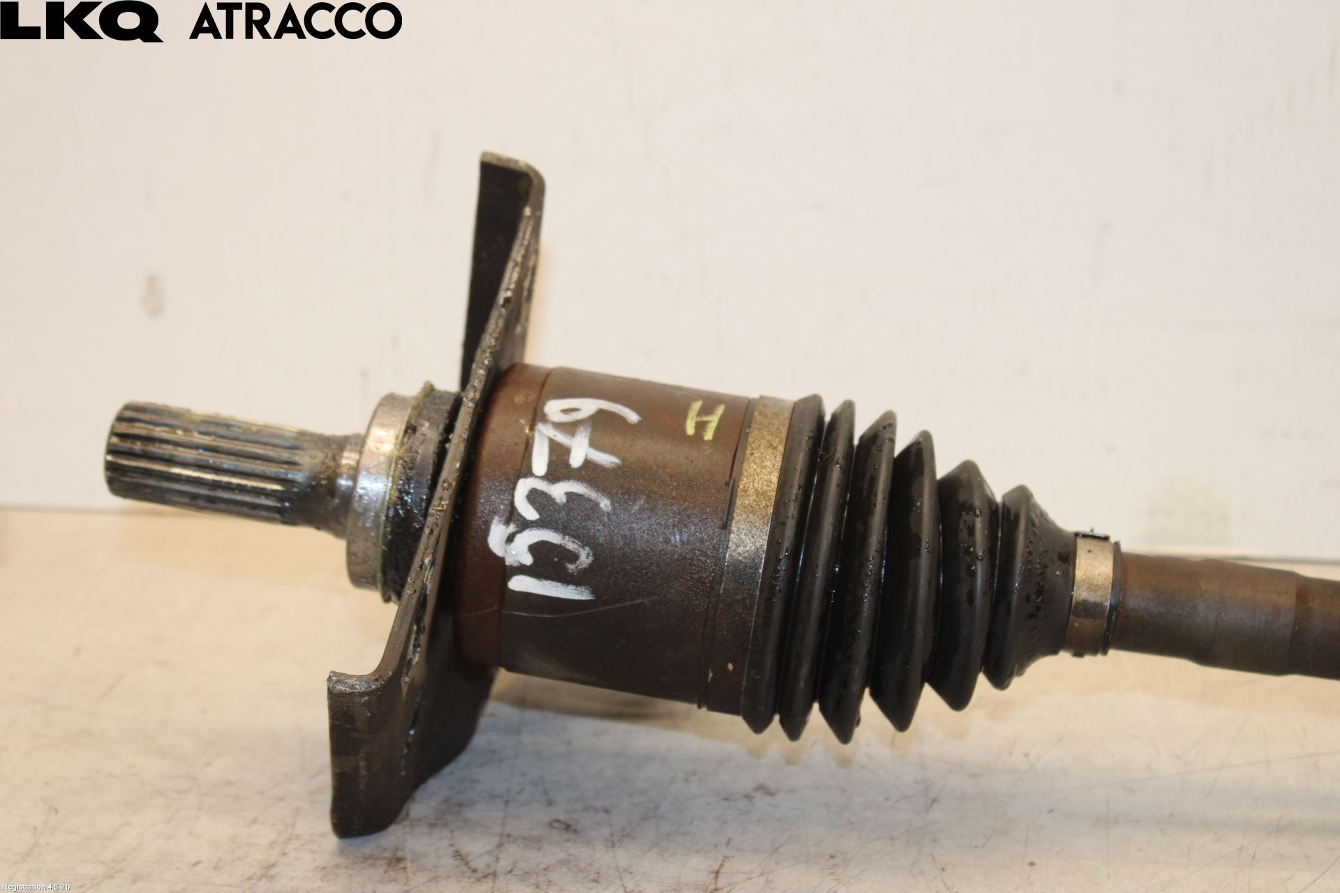 Isuzu D-MAX Drivaxel Fram Höger