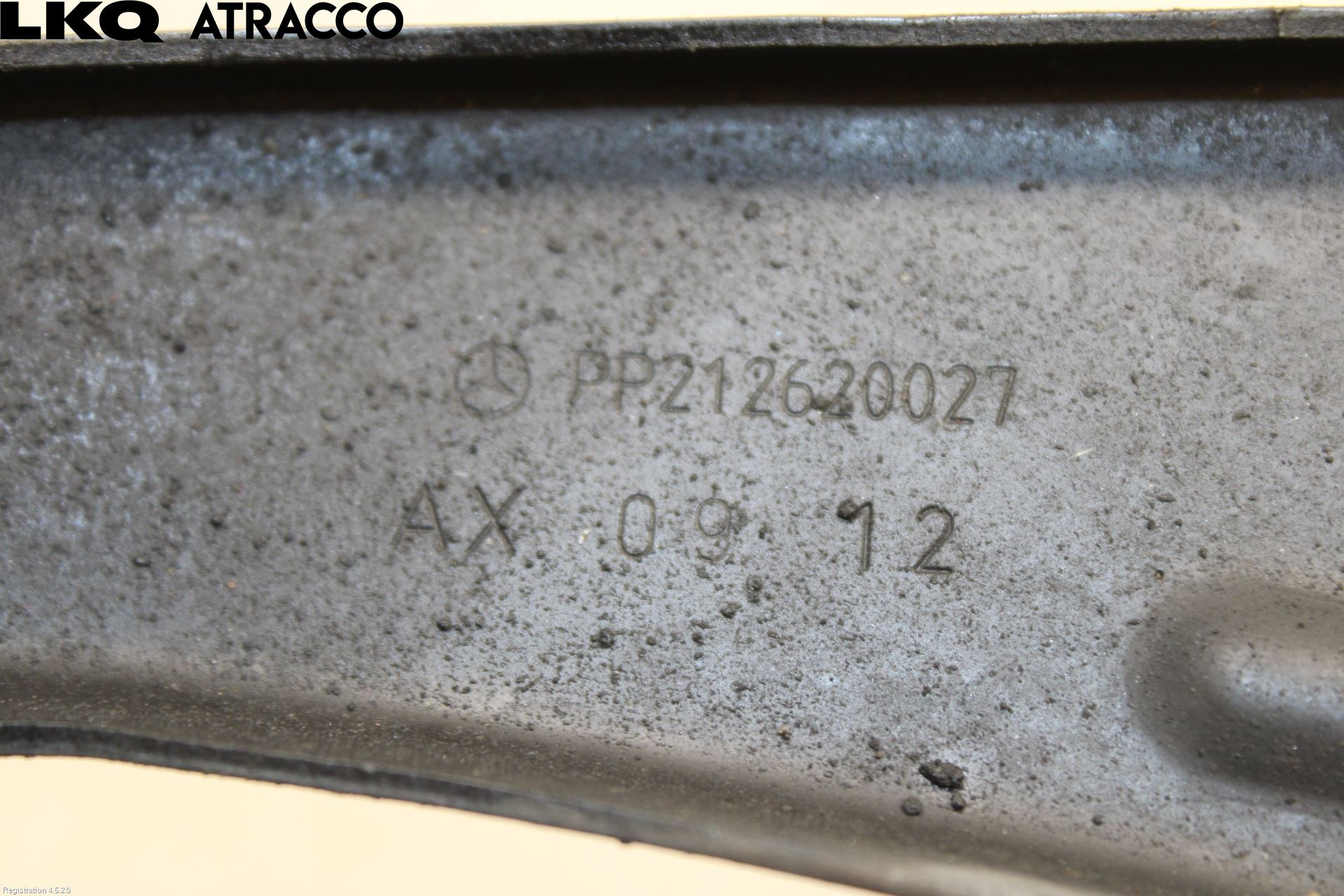 Mercedes-Benz MB E-KLASS (W212) 09-16 Strålkast Fästsarg