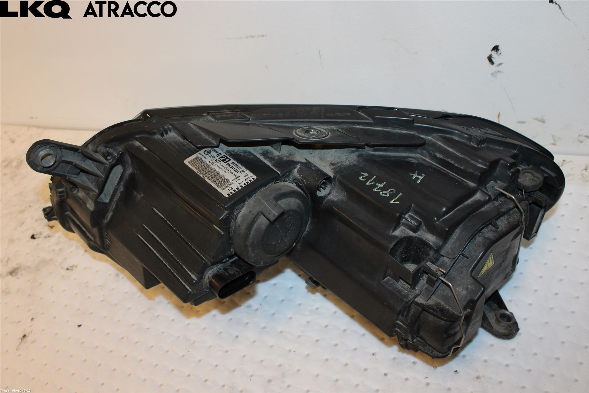 Volkswagen VW CRAFTER 06-16 Strålkastare Höger