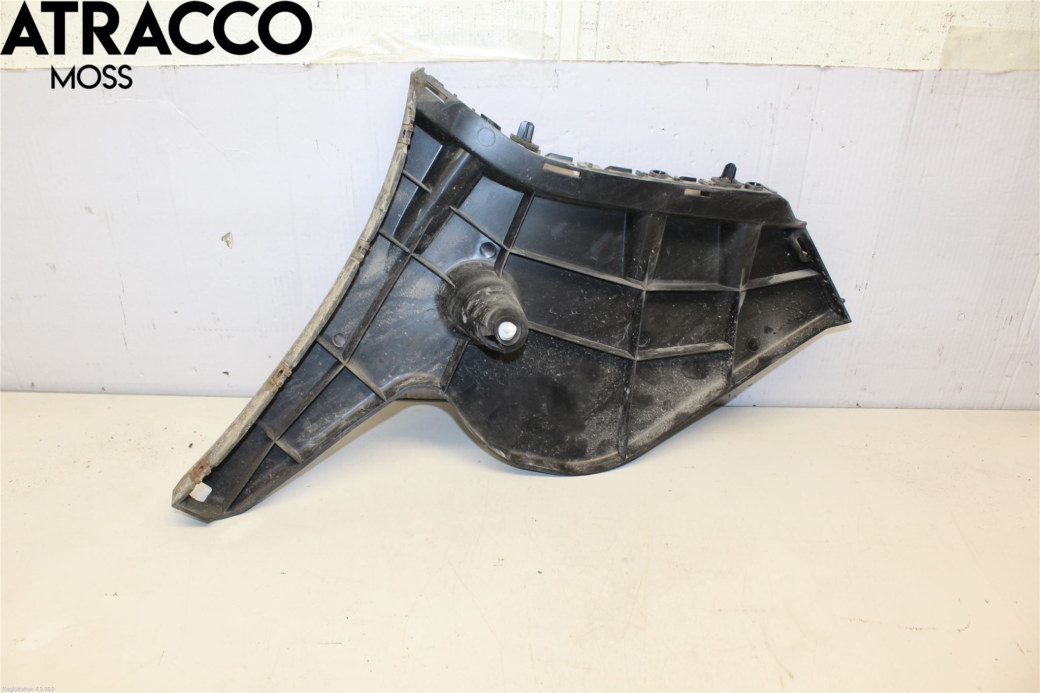 Volvo V60 11-13 Stötfångarfäste Bak Hö