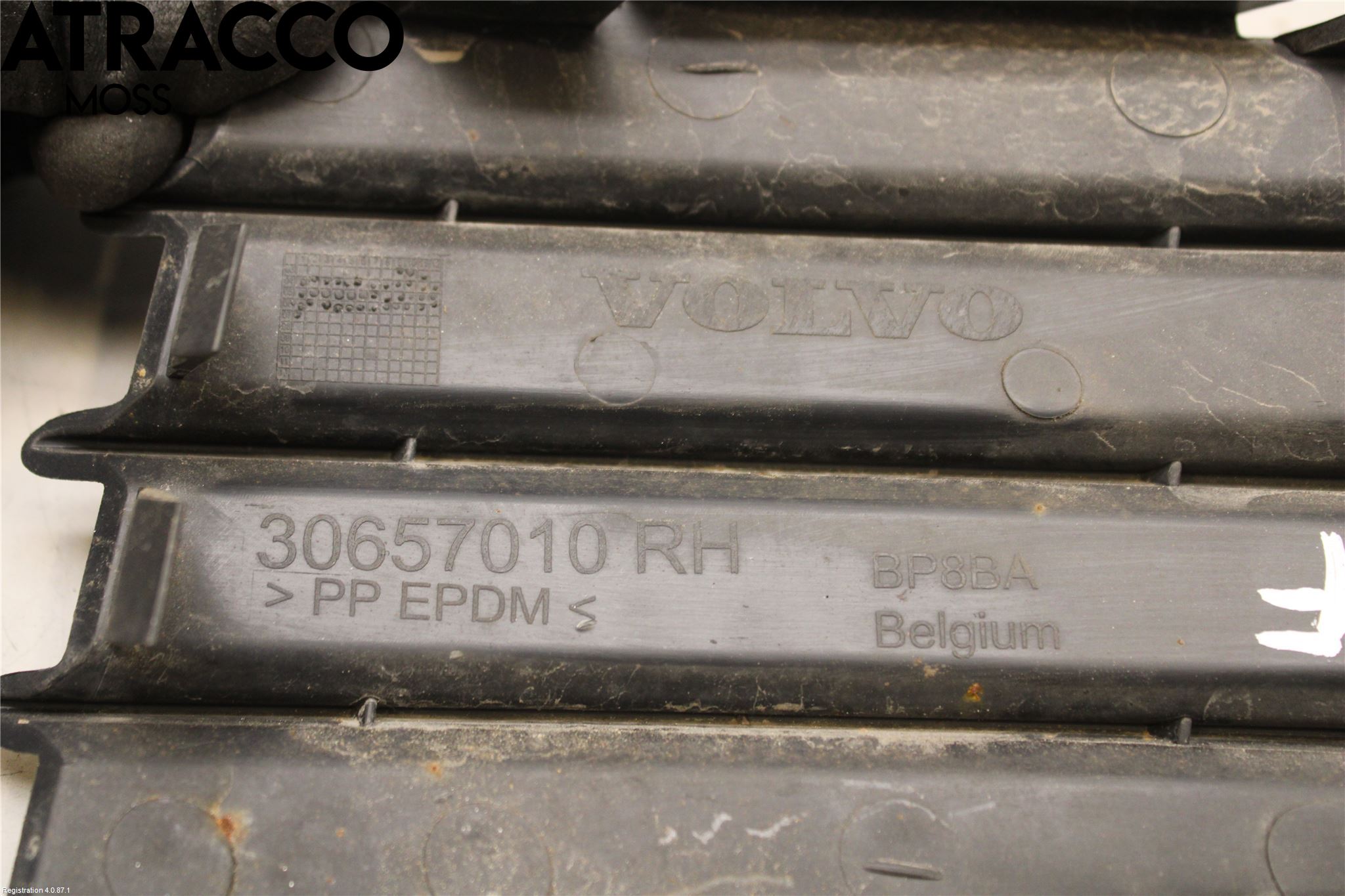 Volvo V50 04-07 Grilldel Höger
