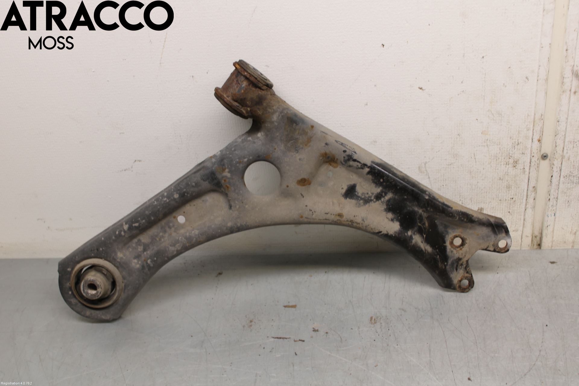 Volkswagen VW CADDY 11-15 Bärarm Fram Undre Vä