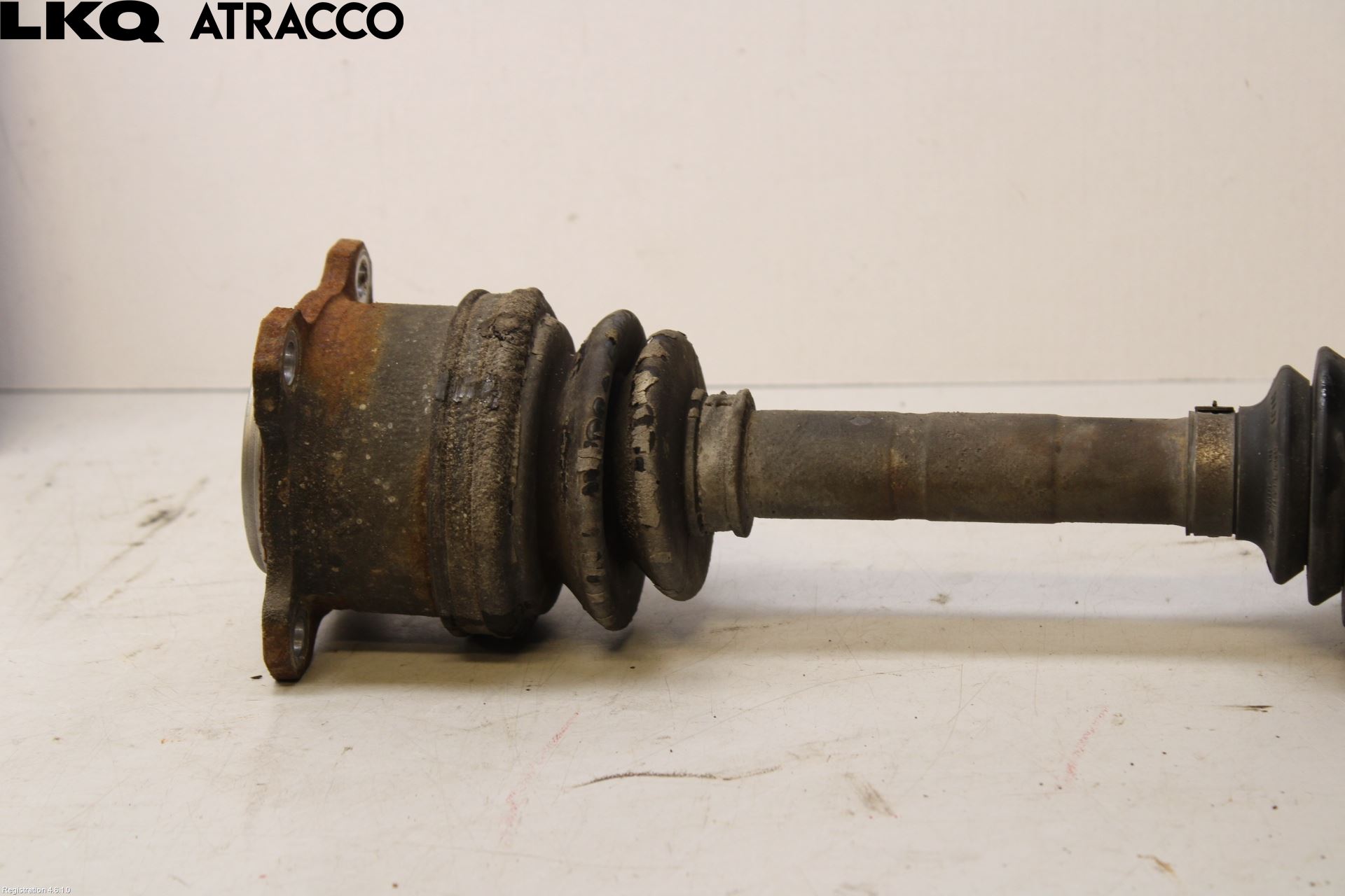 Mitsubishi L200 16-23 Drivaxel Fram Vänster