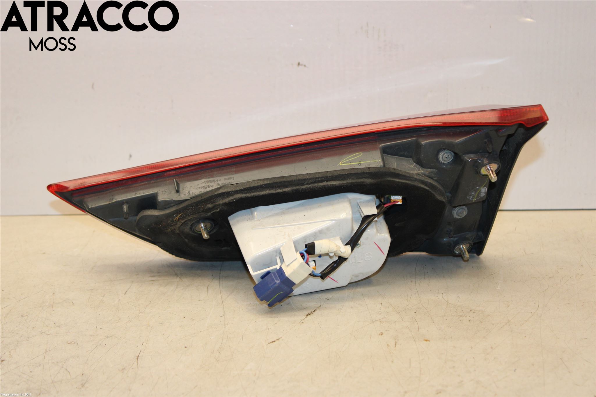 Toyota AURIS 13-19 Bakljus Lucka Hö