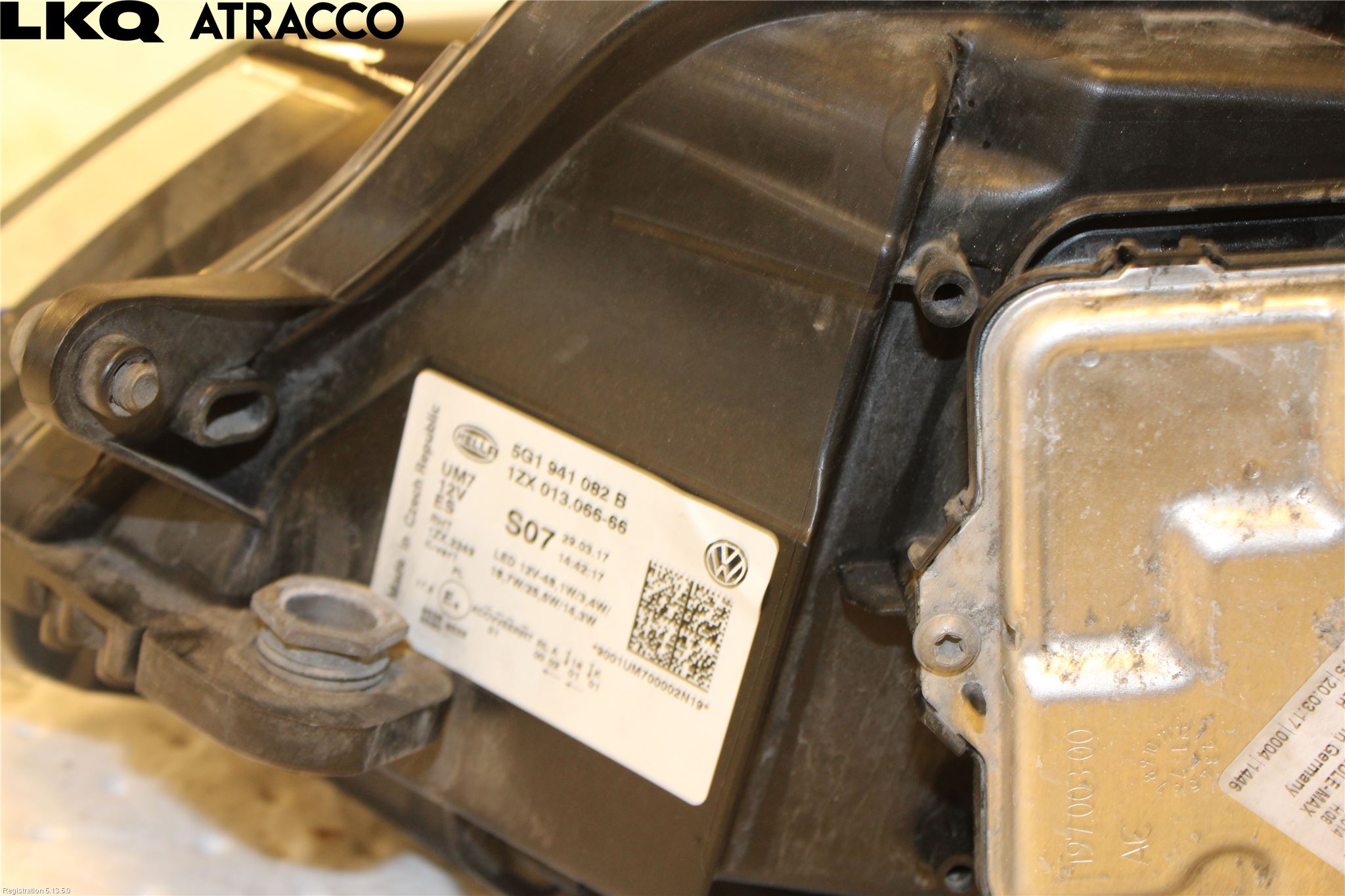 Volkswagen VW GOLF / E-GOLF VII 13-20 Strålkastare Höger