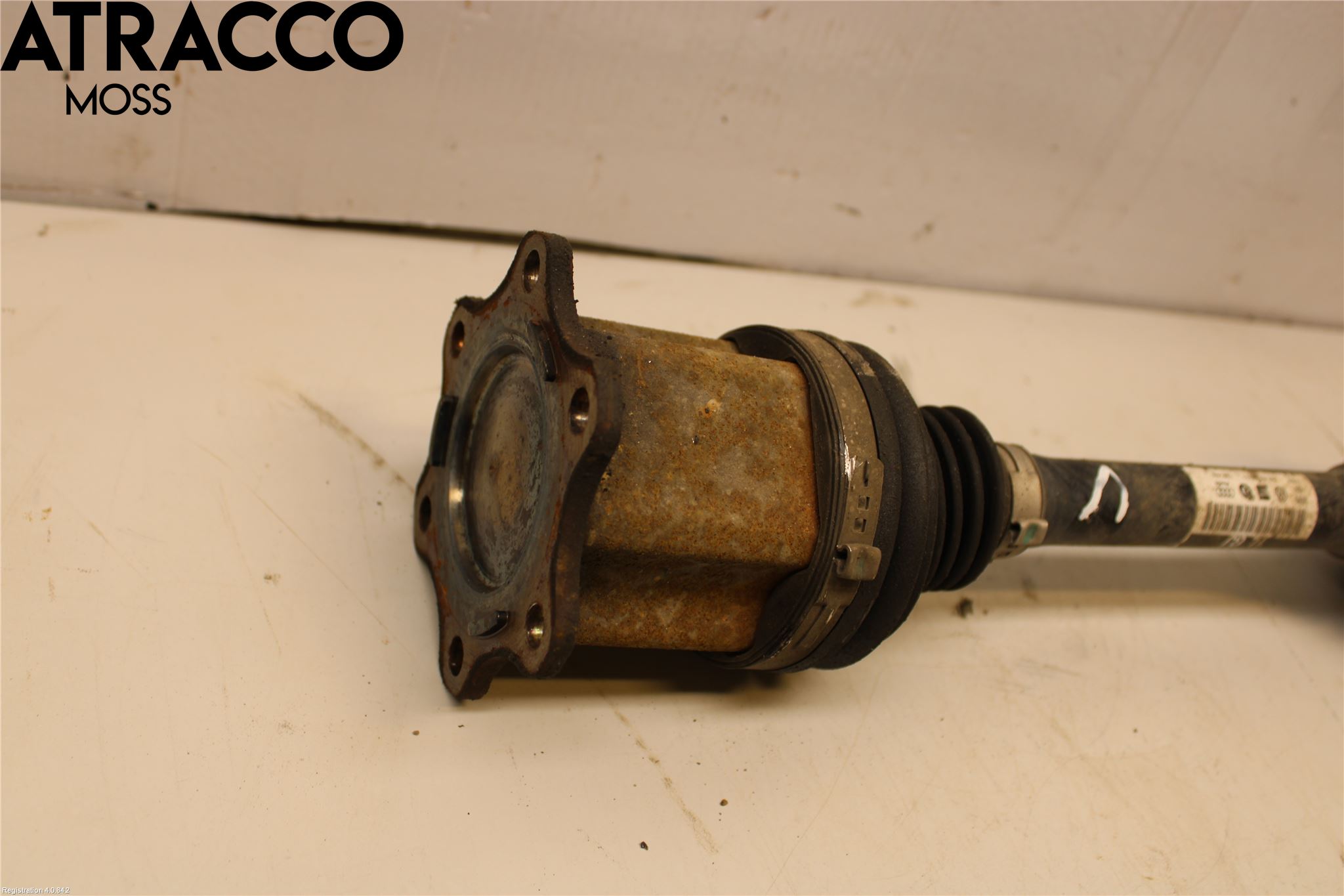 Volkswagen VW PASSAT 11-14 Drivaxel Fram Vänster