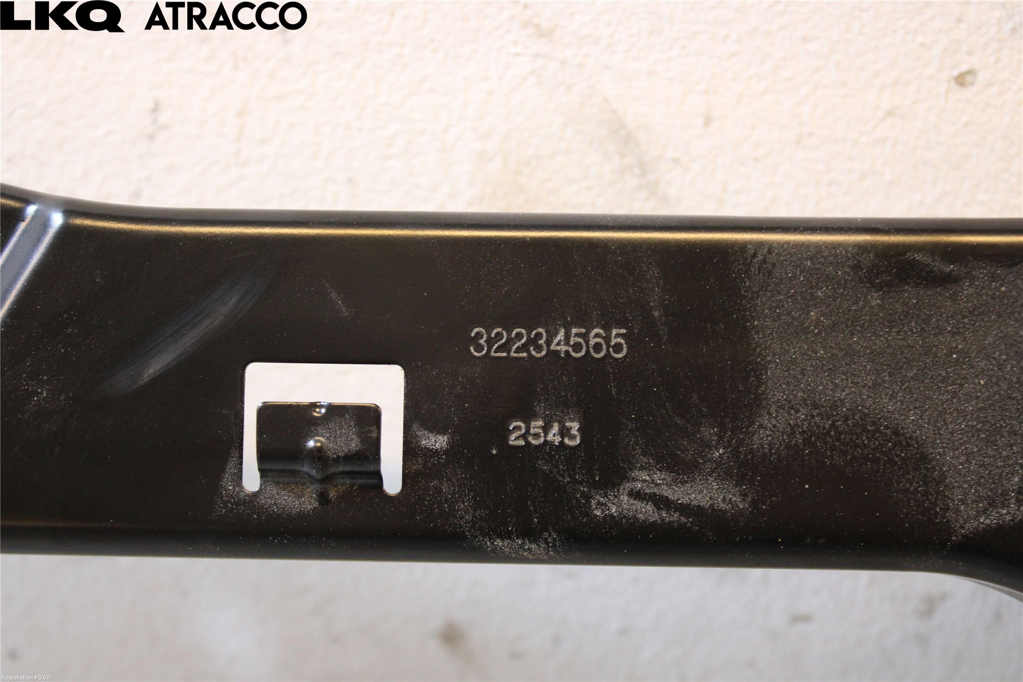 Volvo EX40 25- Frontplåt Övre
