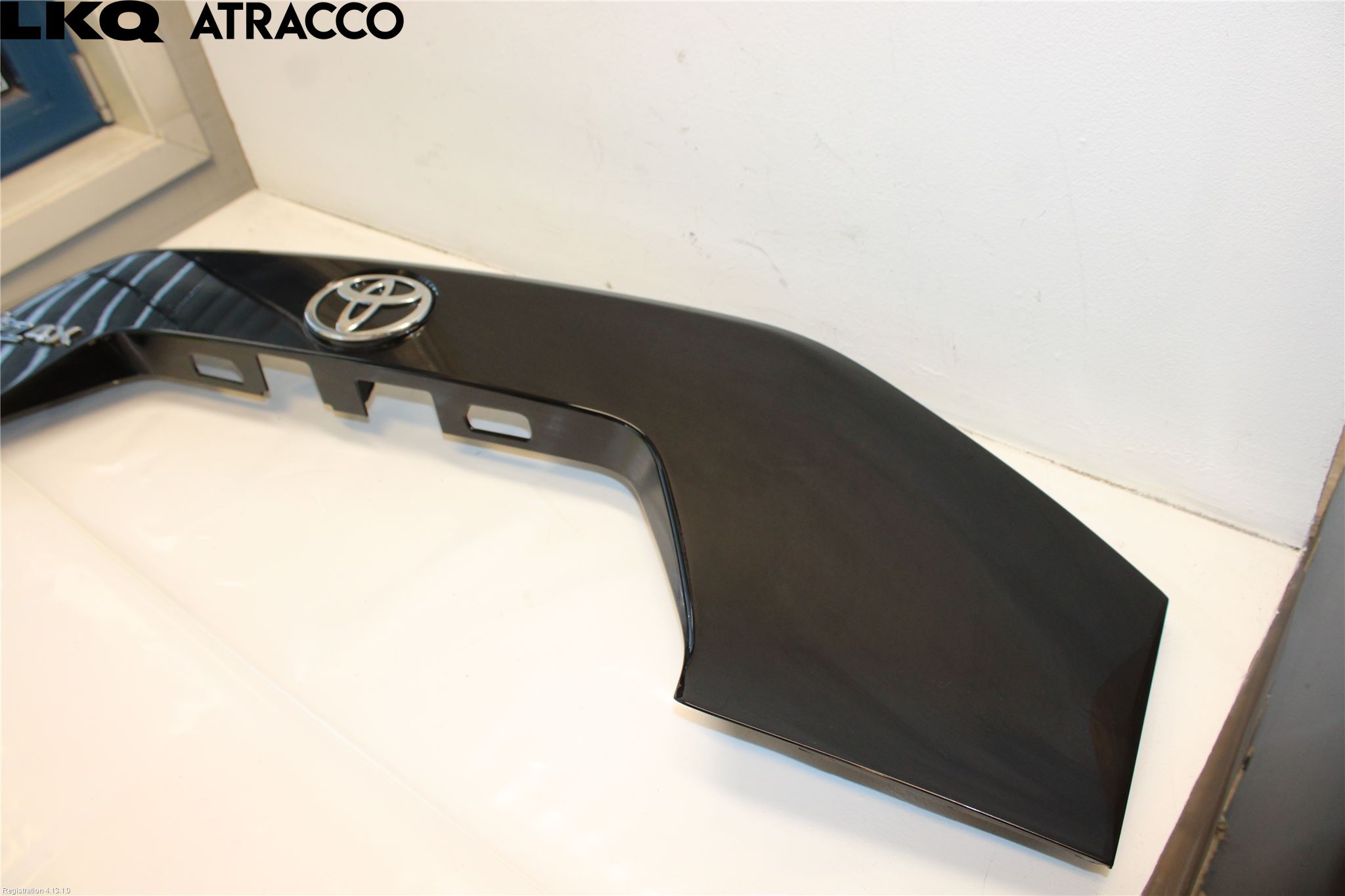 Toyota bZ4X EA10 22- Bakluckehandtag Inre