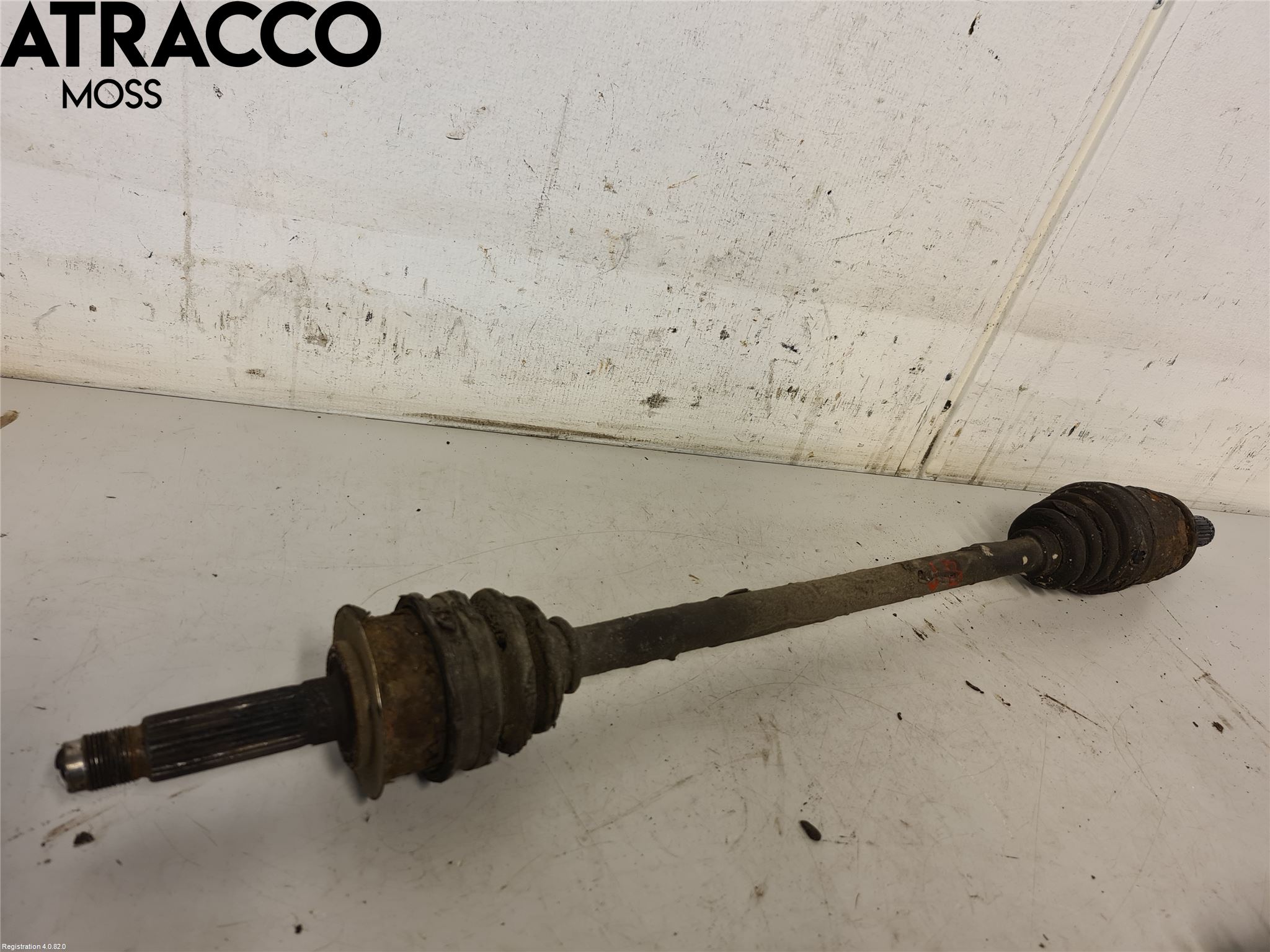 Subaru LEGACY    04-06 Drivaxel Bak Vänster