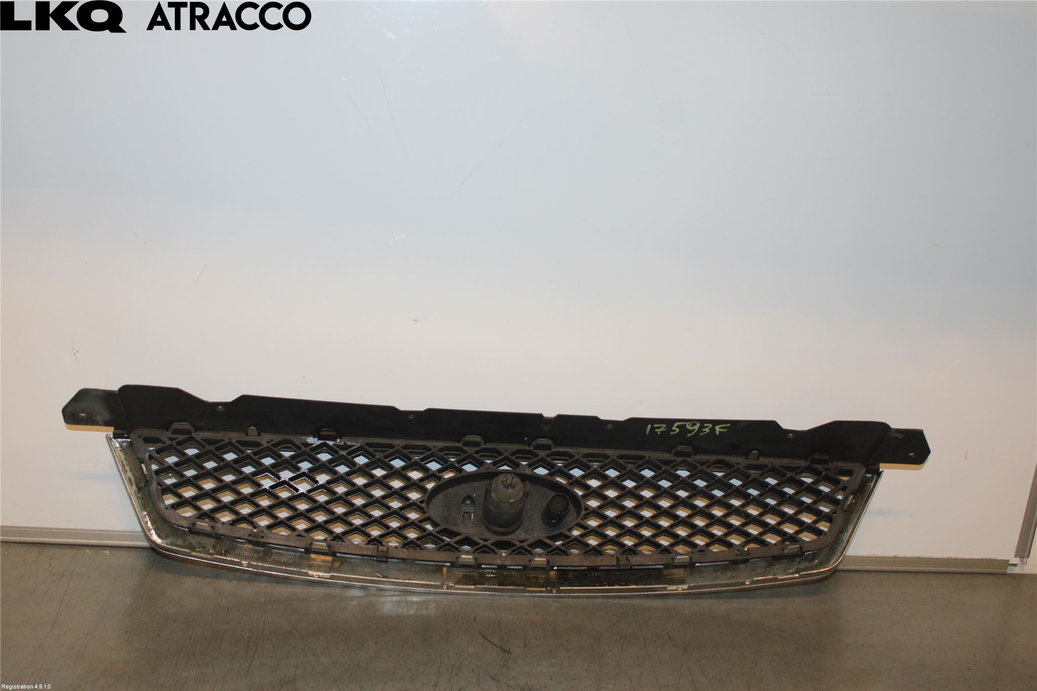 Ford FOCUS     04-07 Grill Komp