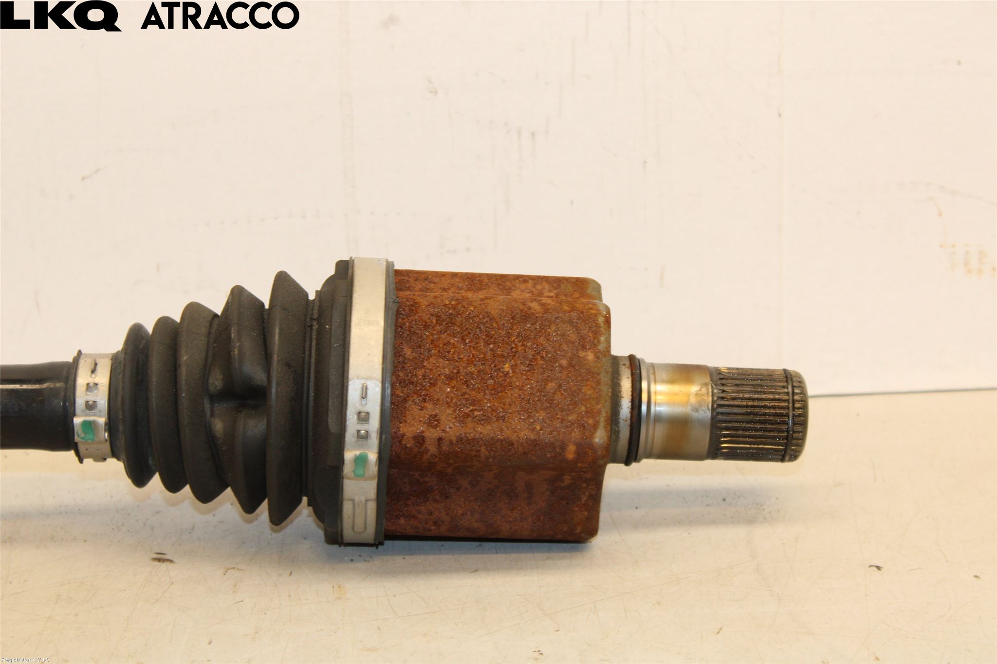 Skoda SUPERB 16-24 Drivaxel Fram Vänster