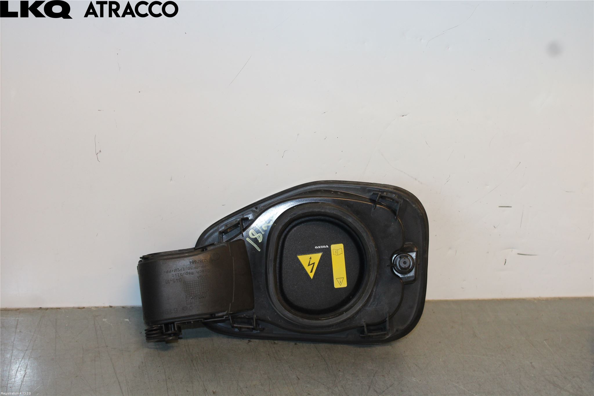 Volvo XC40/RECHARGE 18- Tanklucka