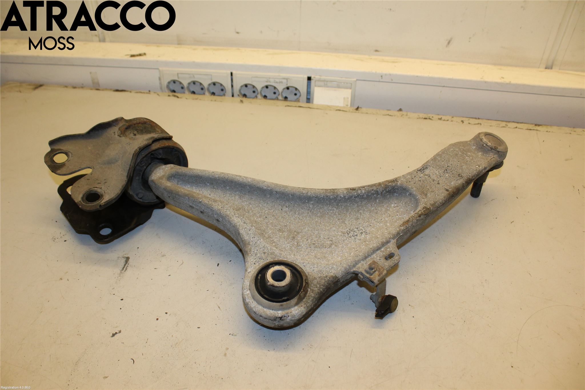 Volvo V60 11-13 Bärarm Fram Undre Hö