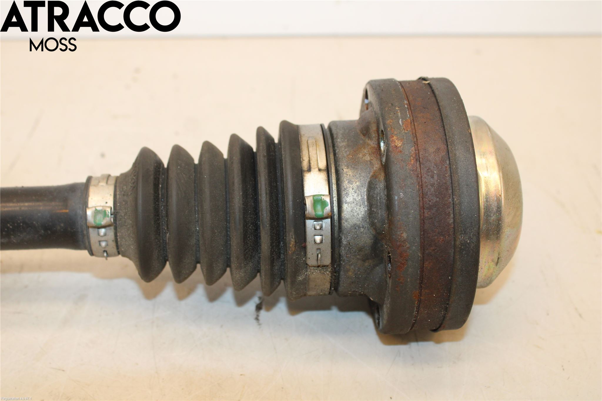 Volkswagen VW CADDY 11-15 Drivaxel Fram Vänster