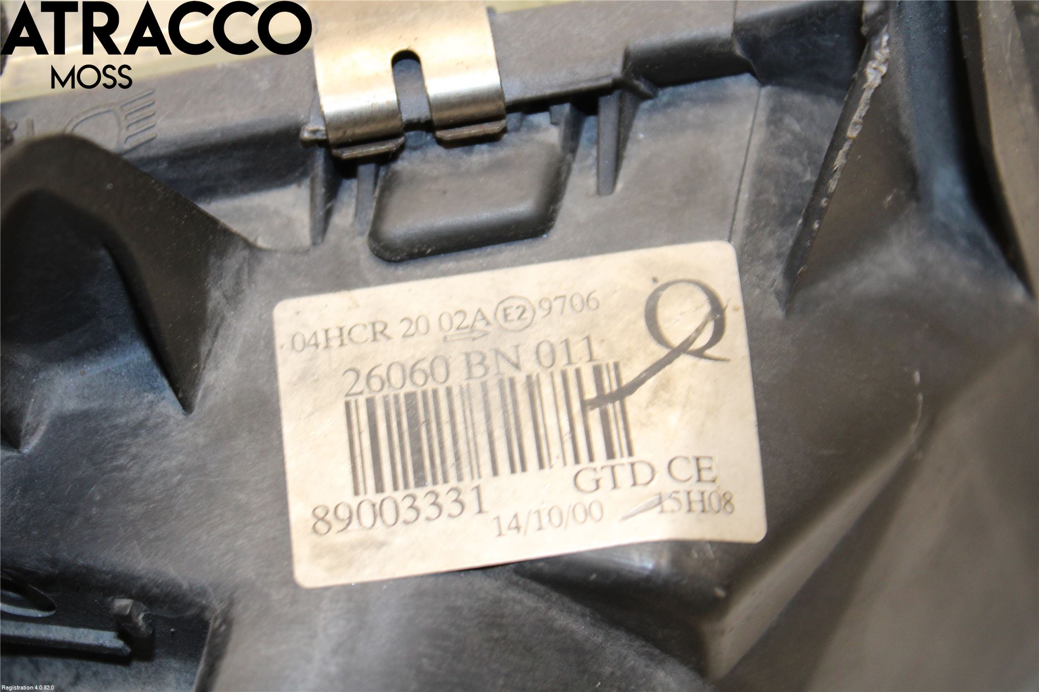 Nissan ALMERA    00-06 Strålkastare Vänster