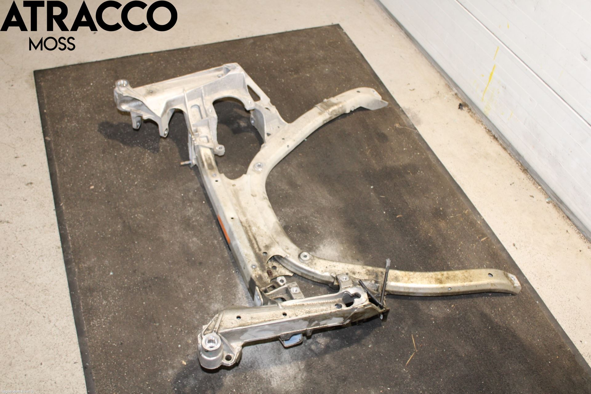 BMW 5 E60/61 Sed/Tou 02-10 Framvagn Fäste-Kudde
