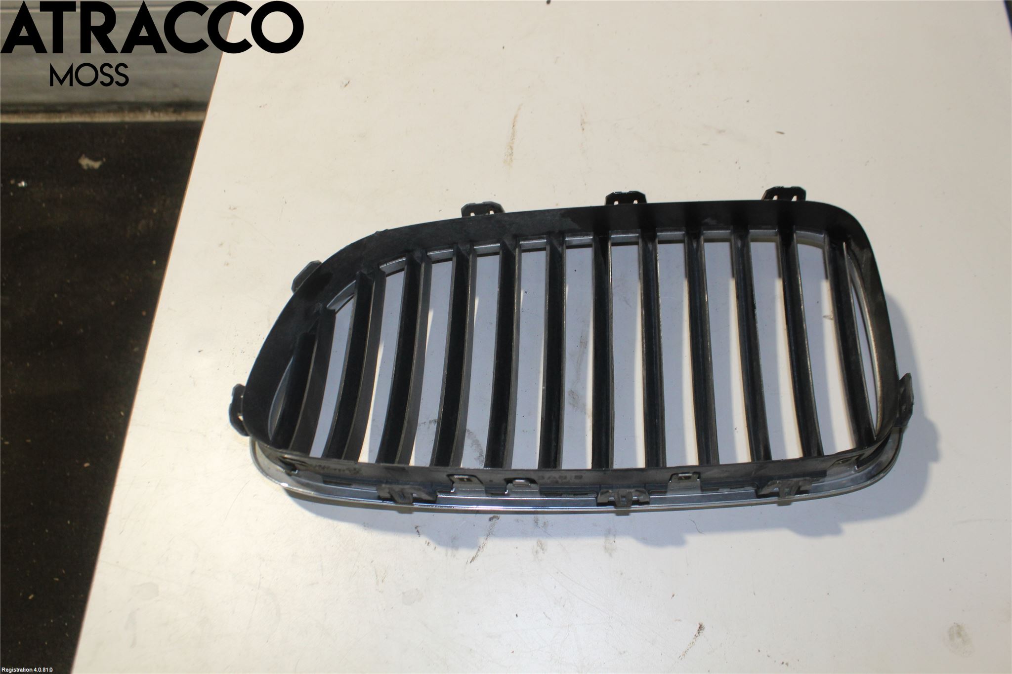 BMW 5 F10/F11/F18 09-17 Grilldel Höger