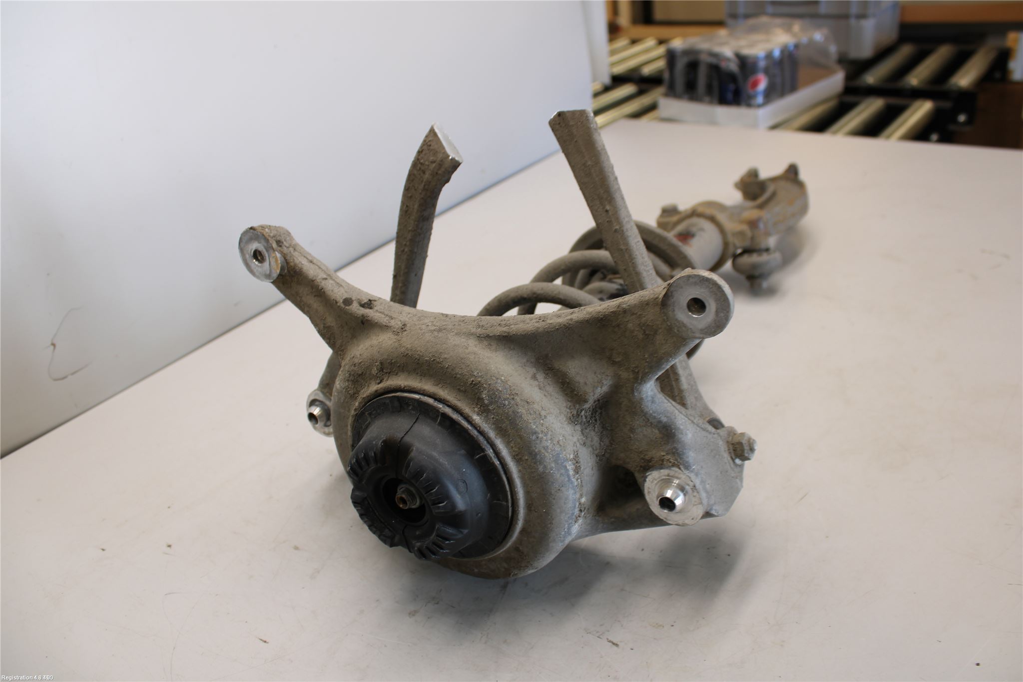 Audi A4 12-15 Fjäderben Fram Vänster