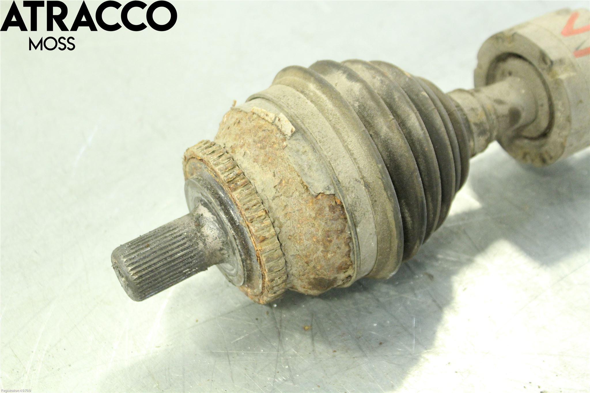 Volvo XC70 05-07 Drivaxel Fram Vänster