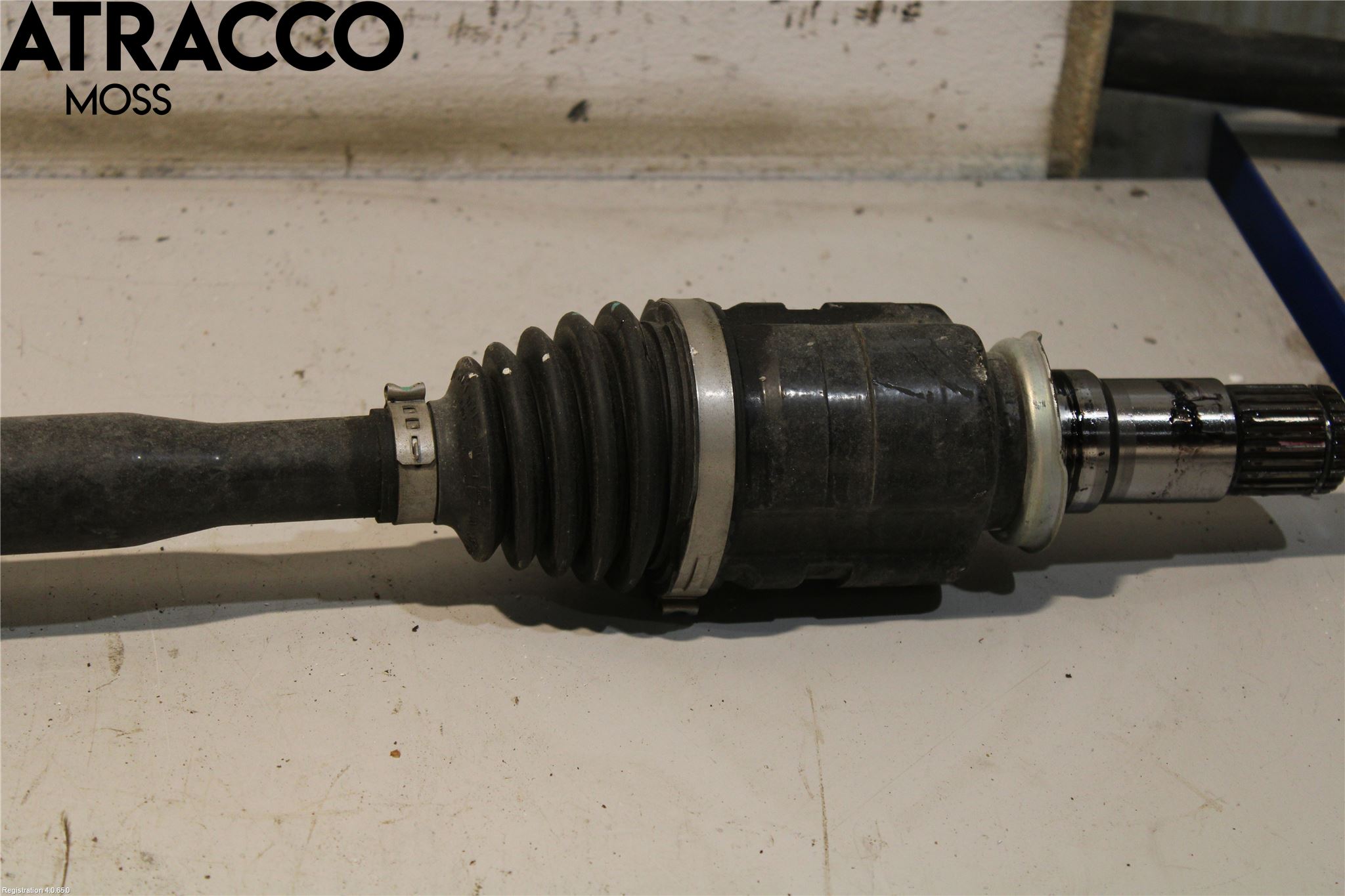Toyota C-HR 16-23 Drivaxel Fram Höger