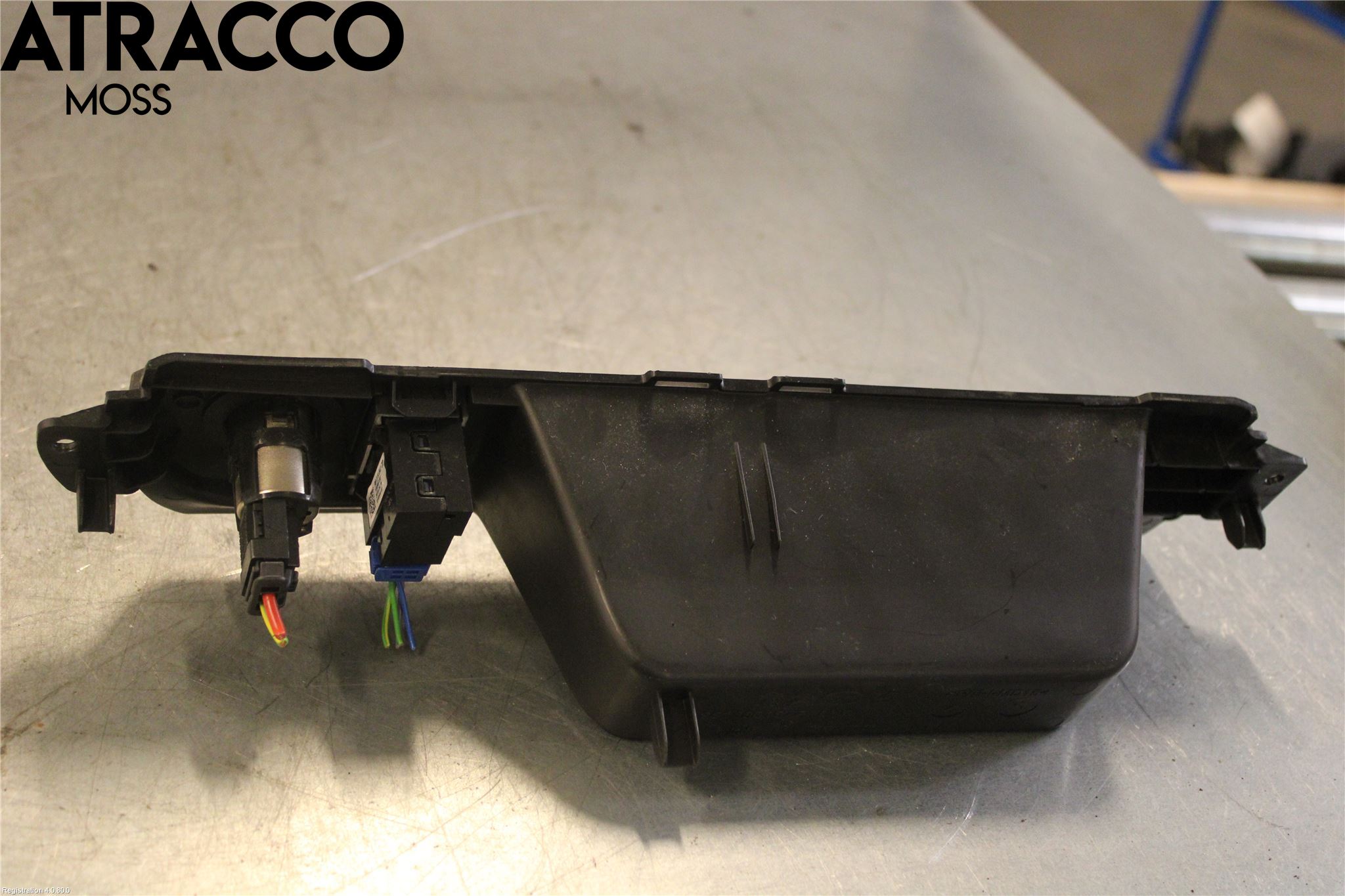 Toyota PROACE II 16- Instrumentbräda Förvaringsfack