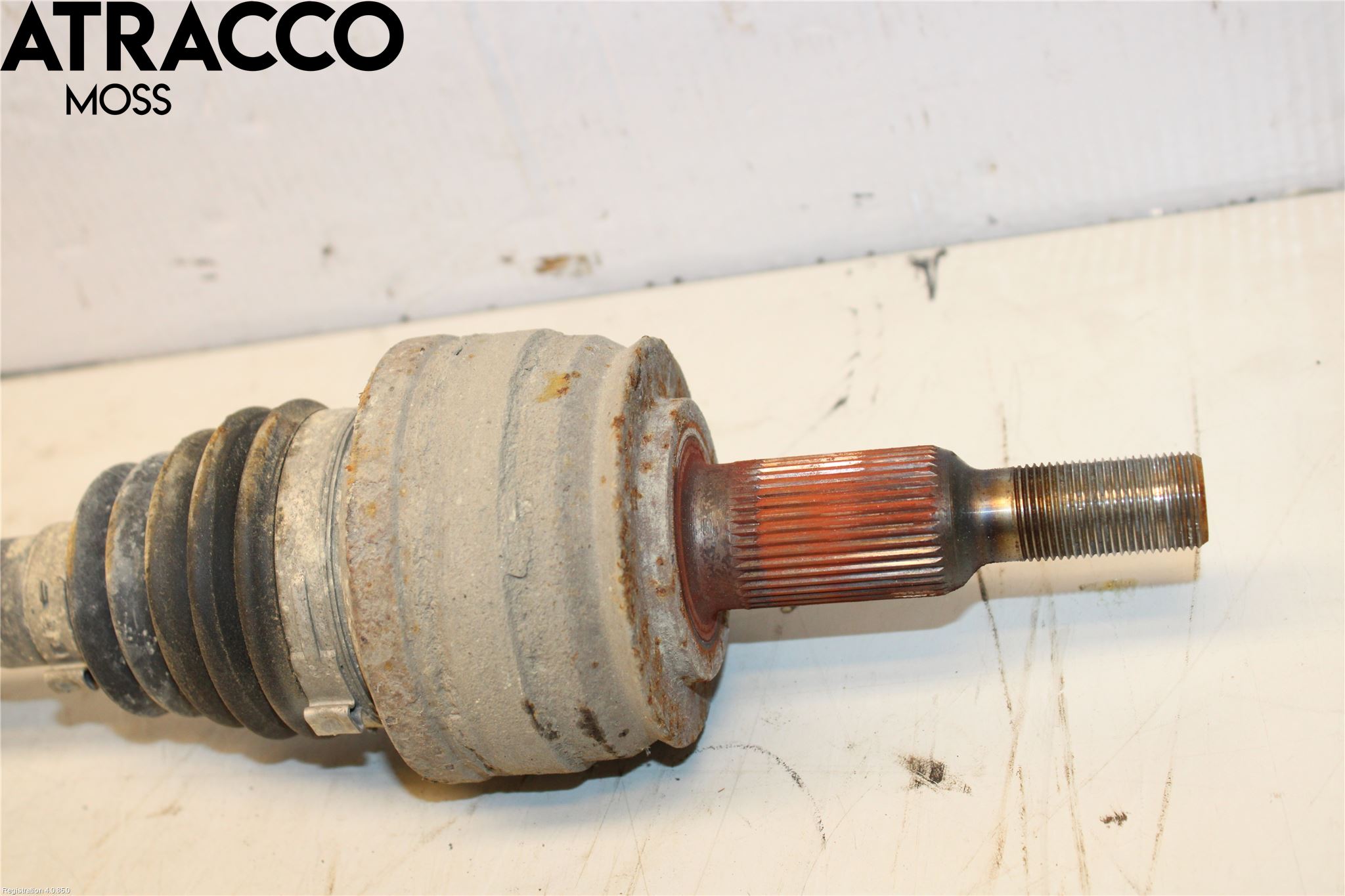 Volkswagen VW TRANSP/CARAVELLE (T5) 04-15 Drivaxel Bak Vänster