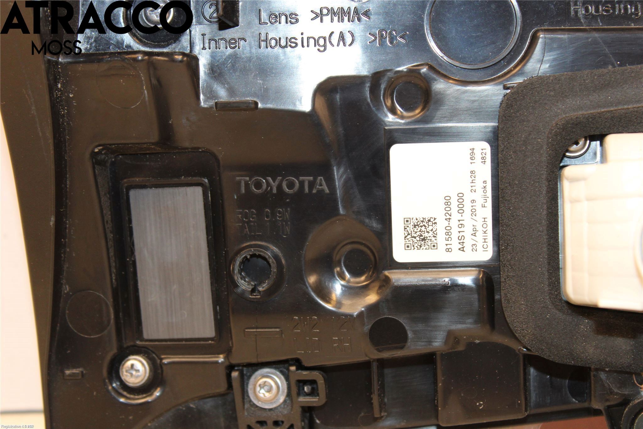 Toyota RAV4 19- Bakljus Lucka Hö